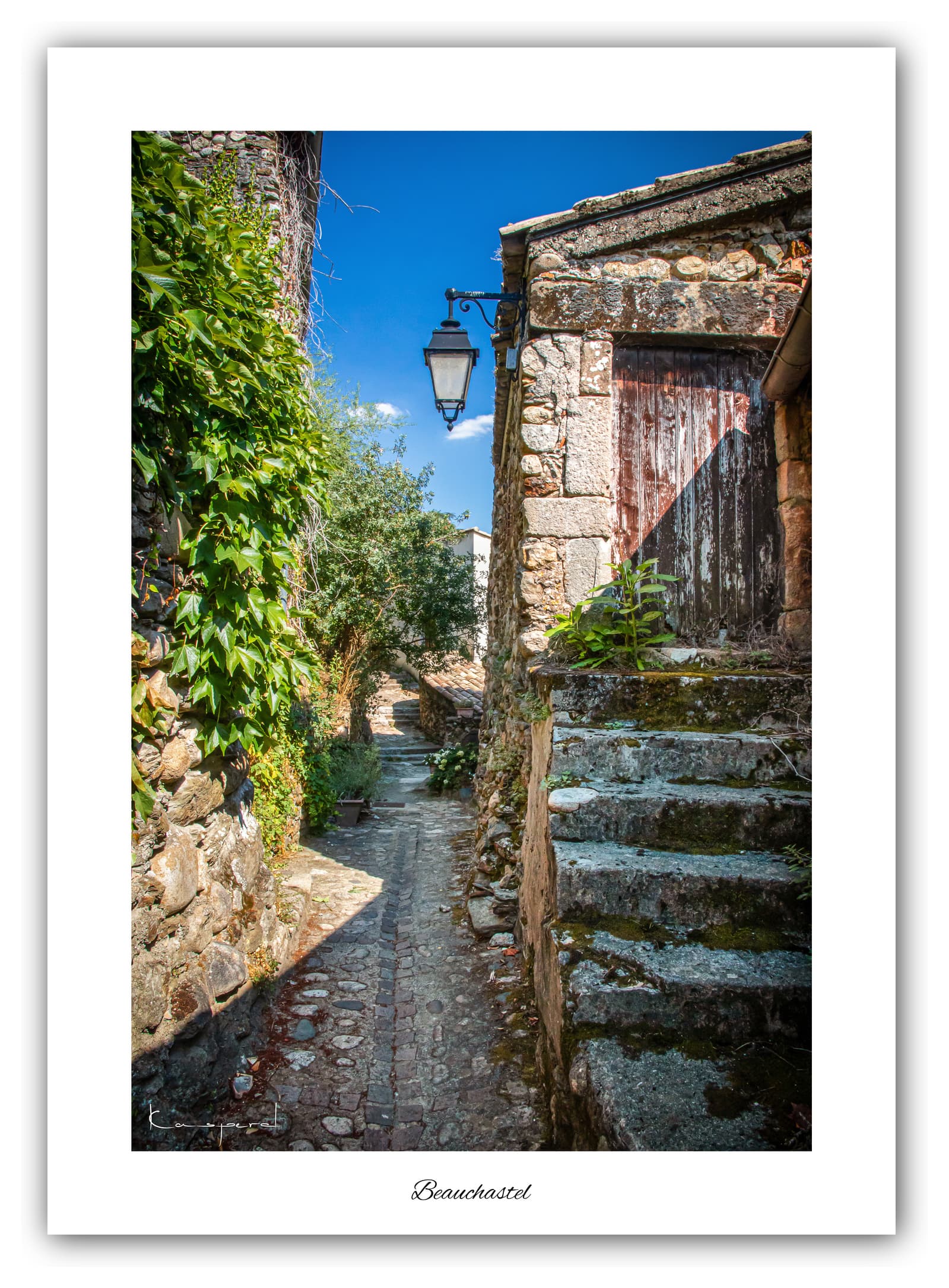 Poster Beauchastel (Ardèche - France). Affiches Formats 30x40 cm, 40x60 cm ou 50x70 cm. Impression sur Papier Photo. Décoration murale. Village. Architecture.