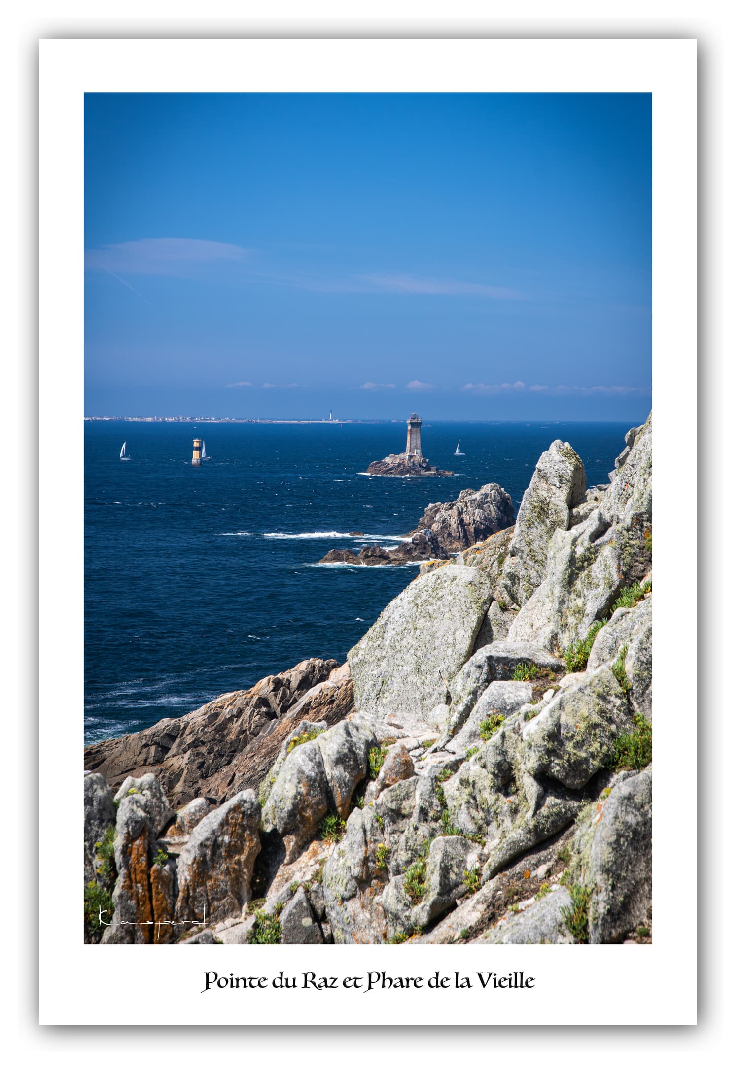 Poster Pointe du Raz et Phare de la Vieille - Bretagne (France). Affiches Formats 30x40 cm, 40x60 cm ou 50x70 cm. Impression sur Papier Photo. Décoration murale. Paysage. Mer. Phare.
