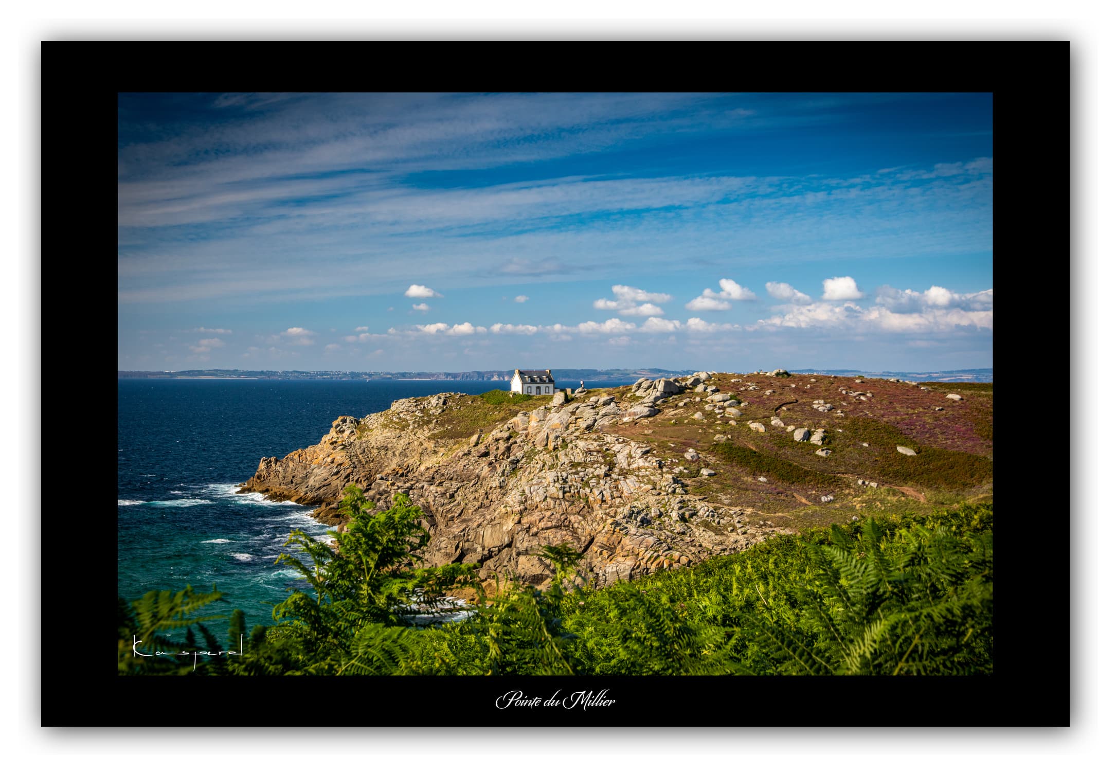 Poster Pointe du Millier - Bretagne (France). Affiches Formats 30x40 cm, 40x60 cm ou 50x70 cm. Impression sur Papier Photo. Décoration murale. Paysage. Mer. Phare.