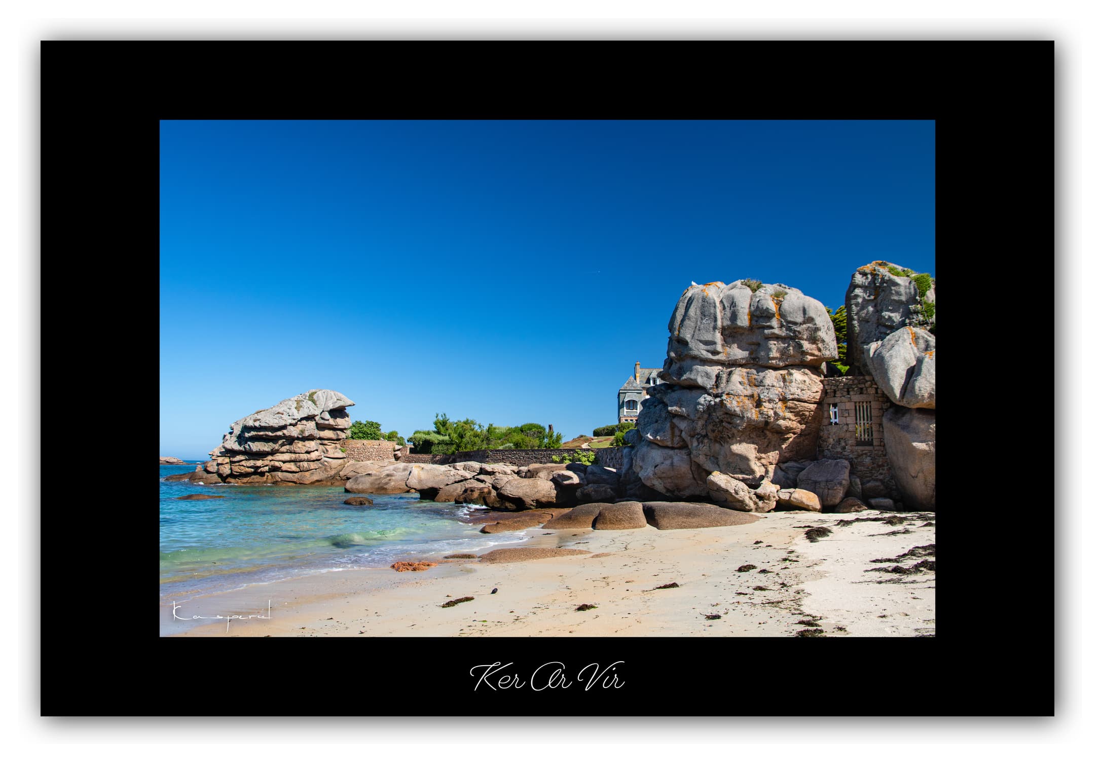 Poster Trégastel - Bretagne (France). Affiches Formats 30x40 cm, 40x60 cm ou 50x70cm. Impression sur Papier Photo. Décoration murale. Paysage. Mer. Phare.