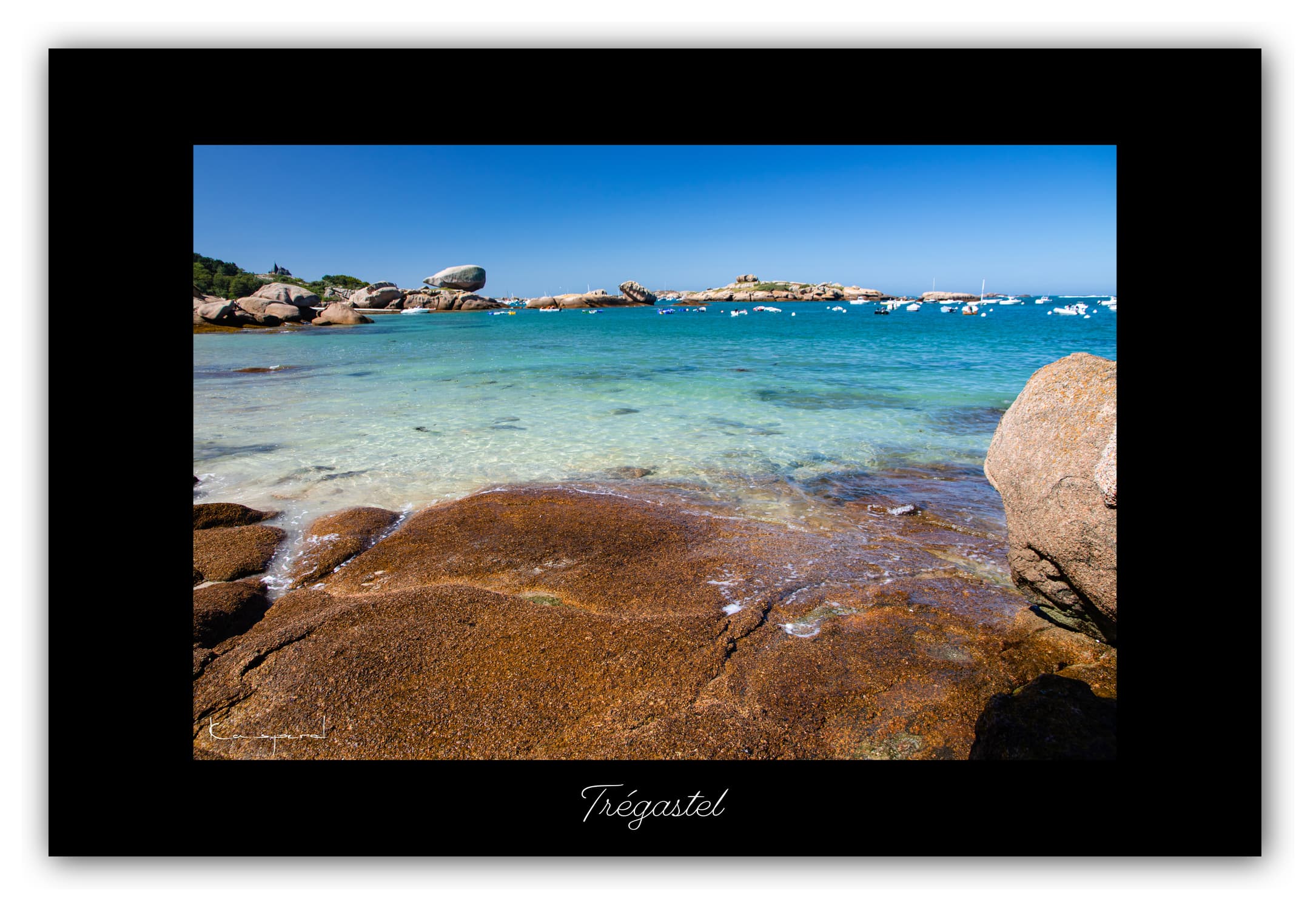 Poster Trégastel - Bretagne (France). Affiches Formats 30x40 cm, 40x60 cm ou 50x70cm. Impression sur Papier Photo. Décoration murale. Paysage. Mer. Phare.