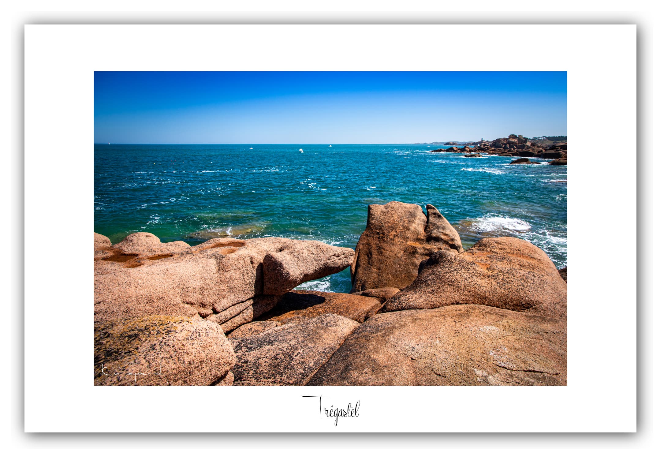 Poster Trégastel - Bretagne (France). Affiches Formats 30x40 cm, 40x60 cm ou 50x70cm. Impression sur Papier Photo. Décoration murale. Paysage. Mer. Phare.