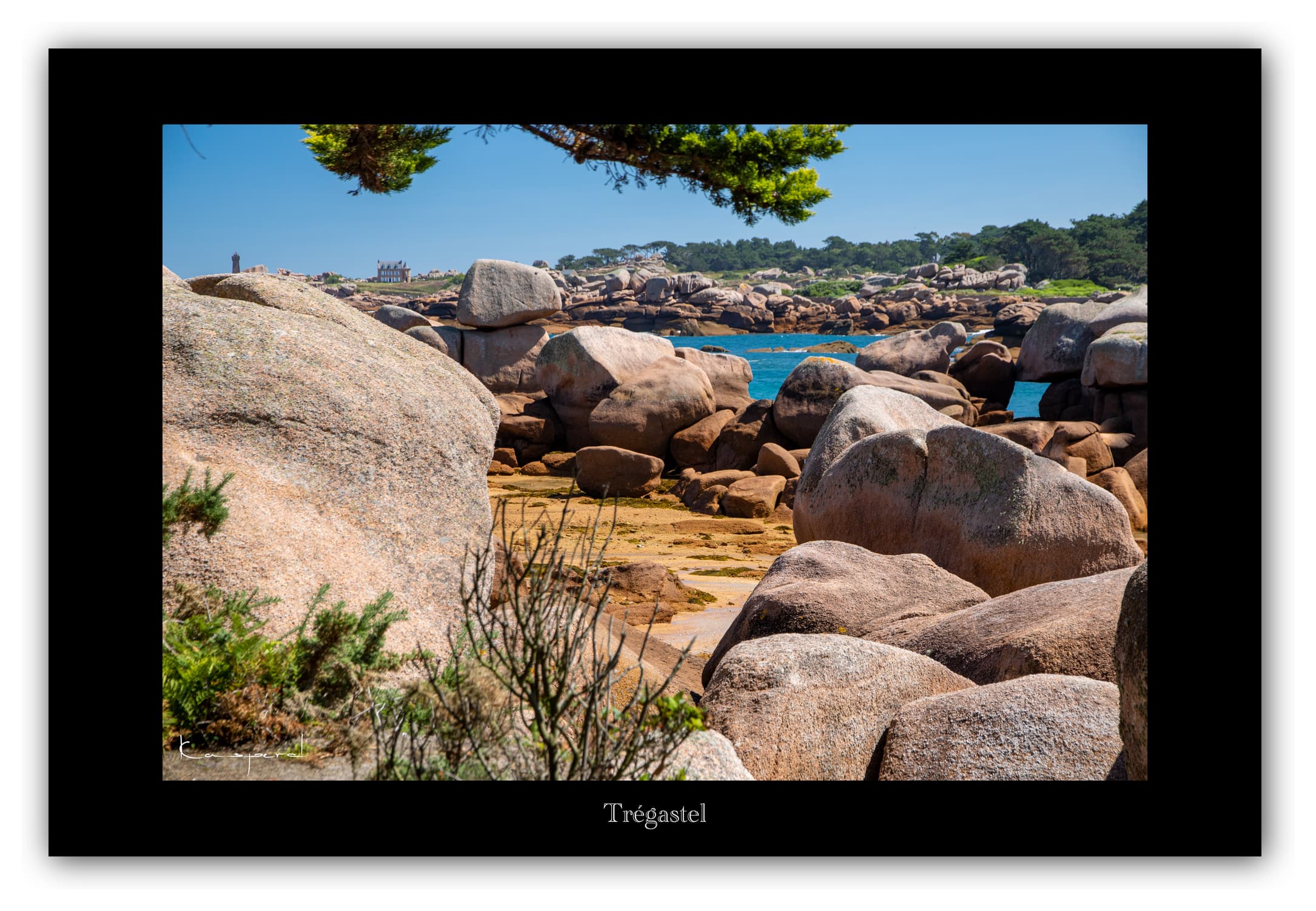 Poster Trégastel - Bretagne (France). Affiches Formats 30x40 cm, 40x60 cm ou 50x70 cm. Impression sur Papier Photo. Décoration murale. Paysage. Mer. Phare.