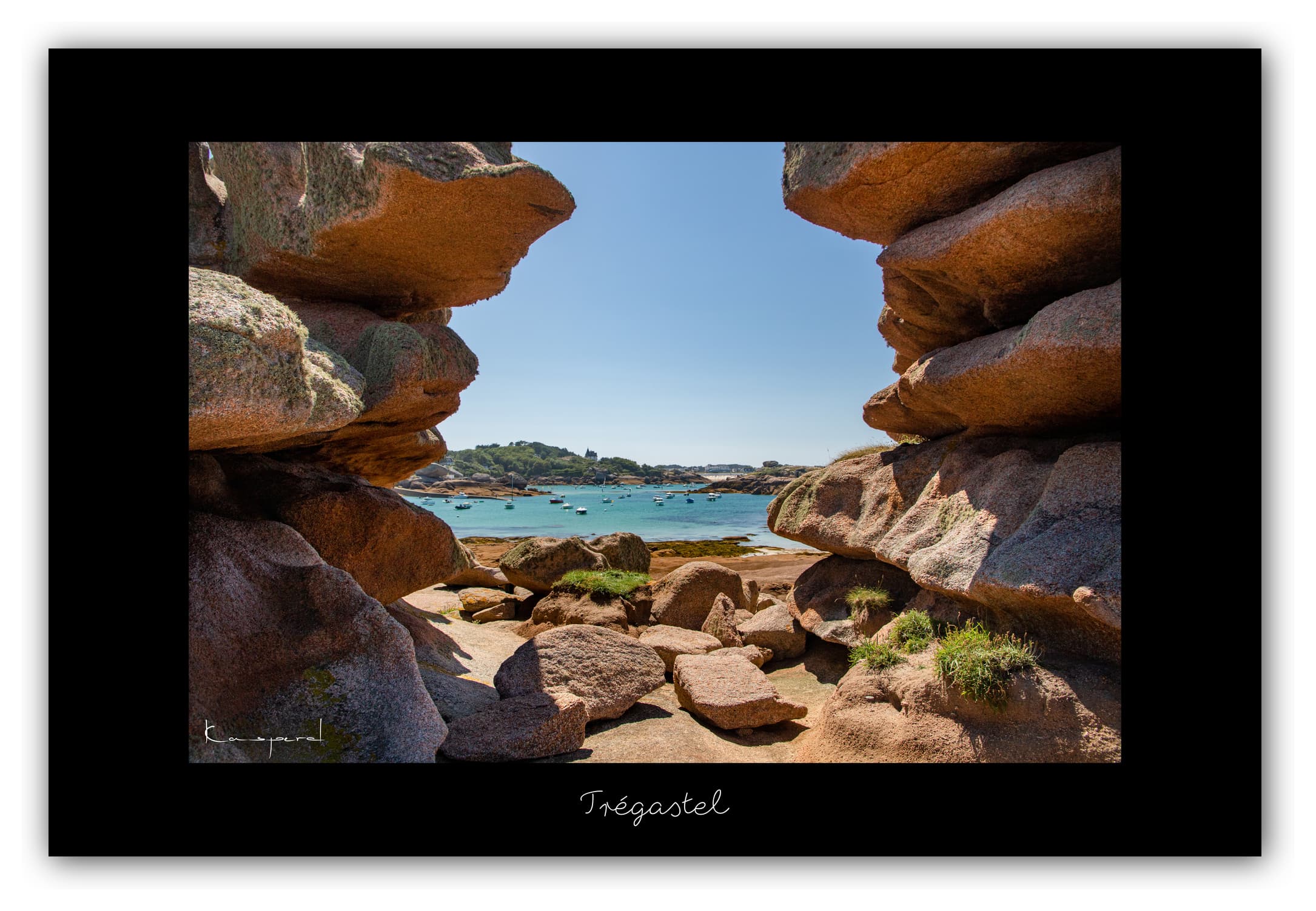Poster Trégastel - Bretagne (France). Affiches Formats 30x40 cm, 40x60 cm ou 50x70 cm. Impression sur Papier Photo. Décoration murale. Paysage. Mer. Phare.