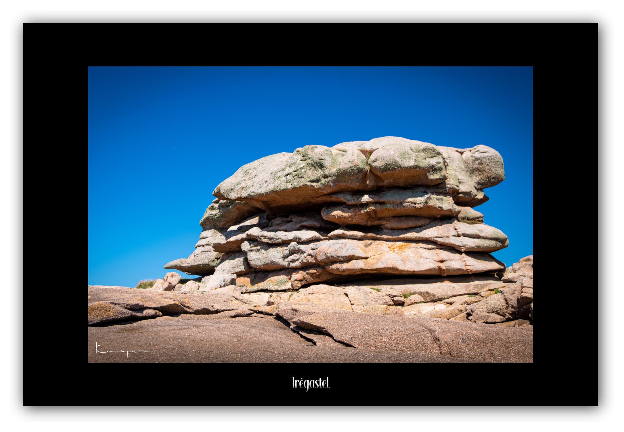 Poster Trégastel - Bretagne (France). Affiches Formats 30x40 cm, 40x60 cm ou 50x70 cm. Impression sur Papier Photo. Décoration murale. Paysage. Mer. Phare.