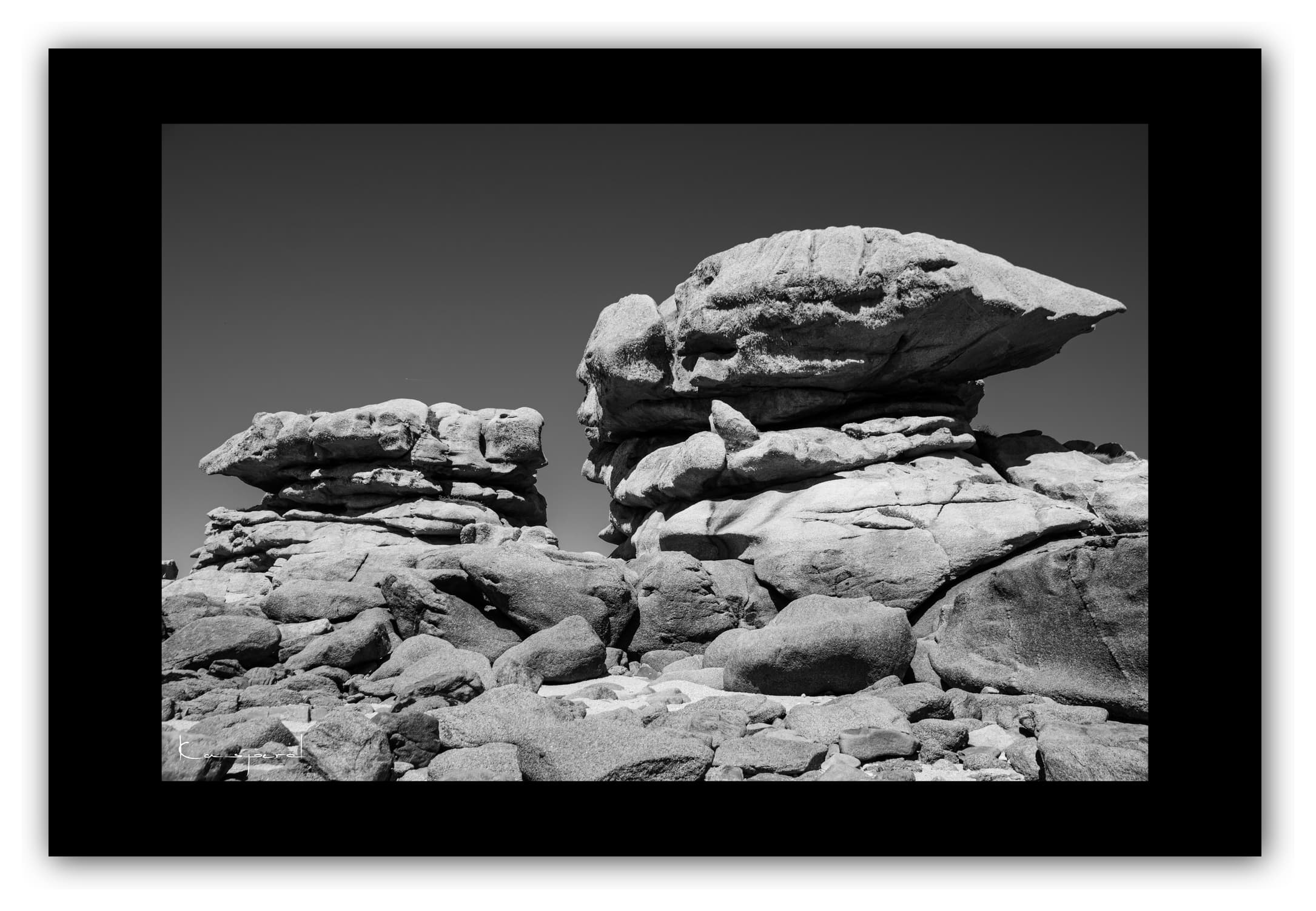 Poster Trégastel - Bretagne (France). Affiches Formats 30x40 cm, 40x60 cm ou 50x70 cm. Impression sur Papier Photo. Décoration murale. Paysage. Mer. Phare.