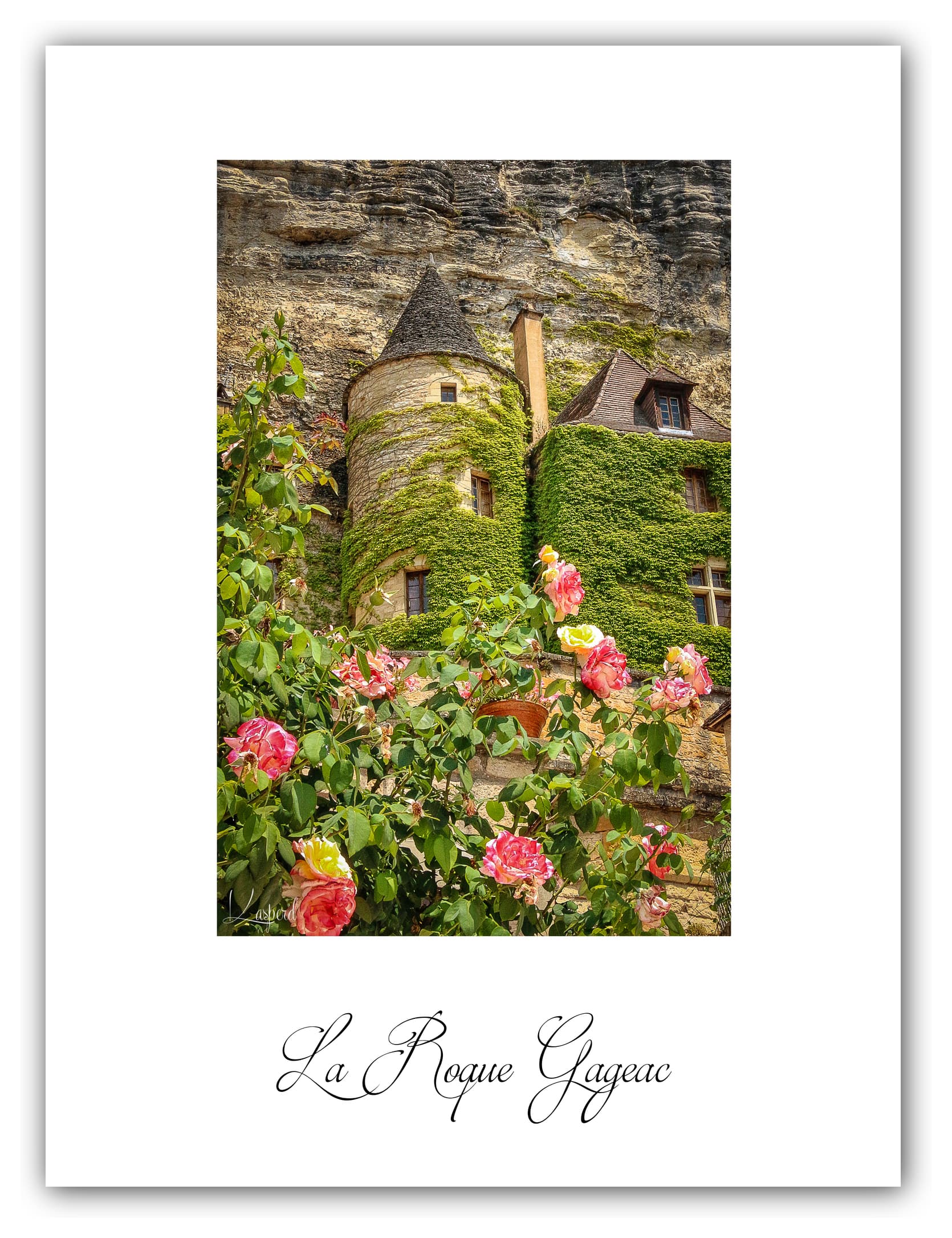 Poster La Roque Gageac - Dordogne (France). Affiches Formats 30x40 cm, 40x60 cm ou 50x70 cm. Impression sur Papier Photo. Décoration murale. Paysage. Architecture. Nature.