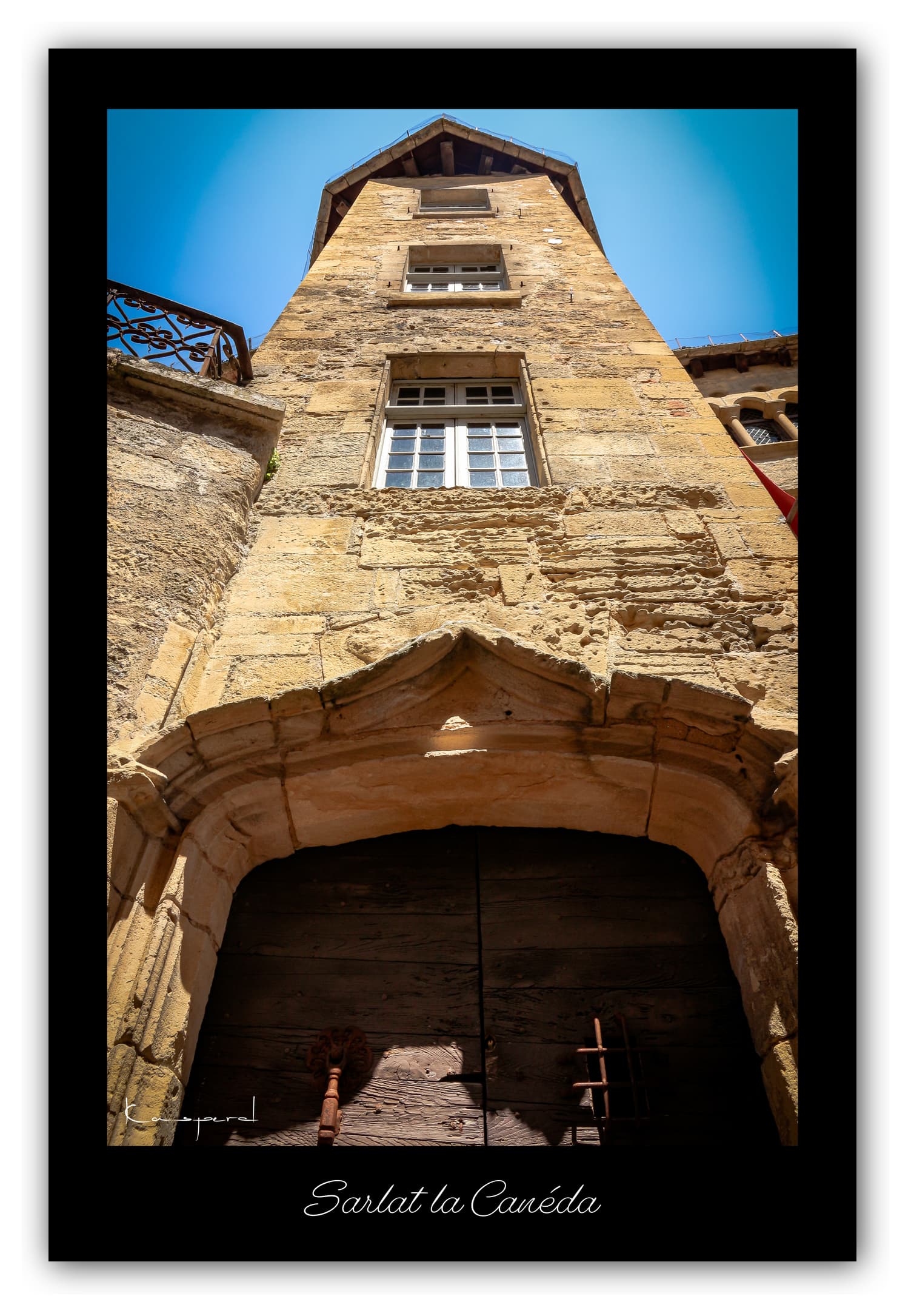 Poster Sarlat-la-Canéda - Dordogne (France). Affiches Formats 30x40 cm, 40x60 cm ou 50x70 cm. Impression sur Papier Photo. Décoration murale. Architecture.
