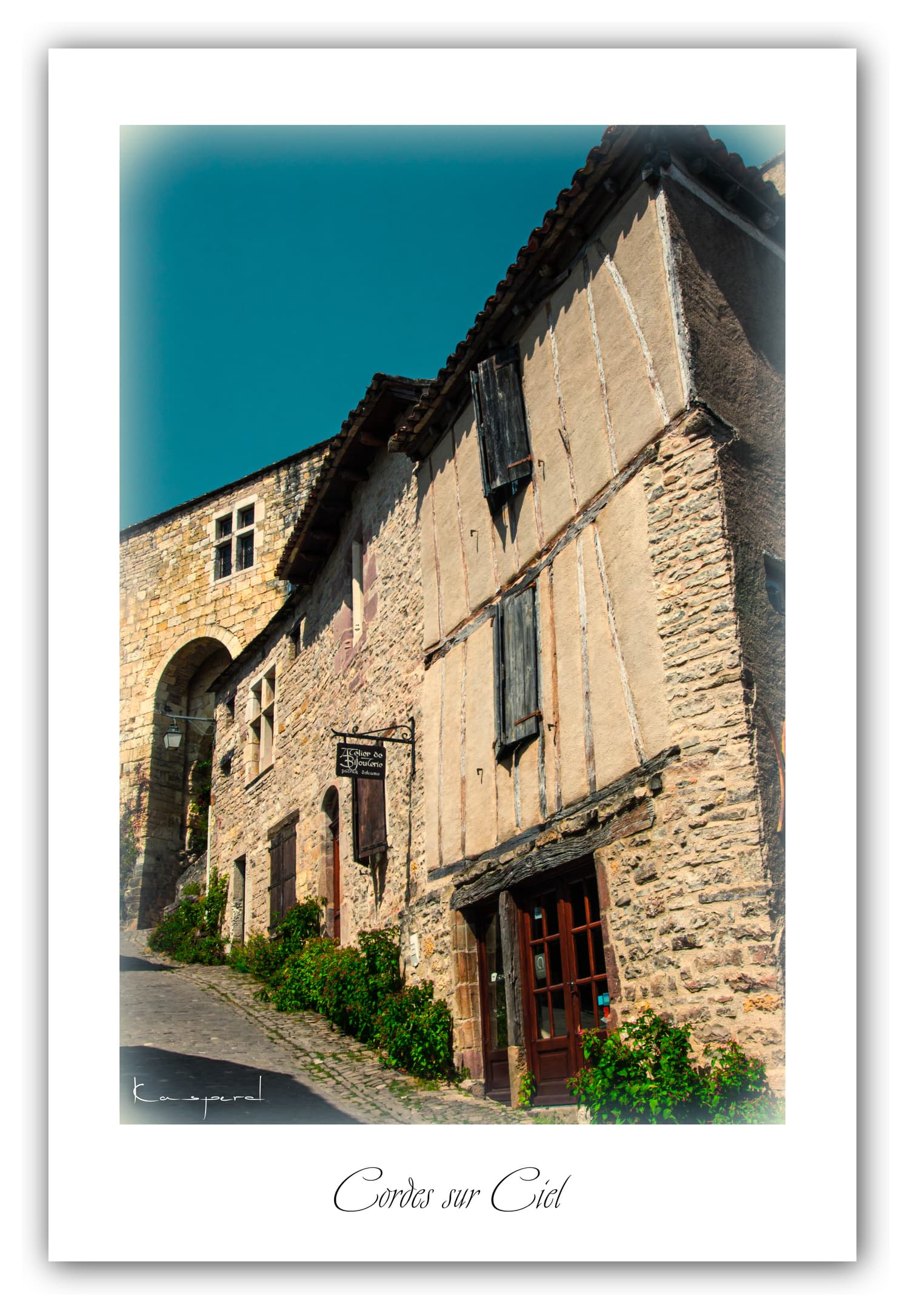 Poster Cordes-sur-Ciel - Tarn (France). Affiches Formats 30x40 cm, 40x60 cm ou 50x70 cm. Impression sur Papier Photo. Décoration murale. Architecture.