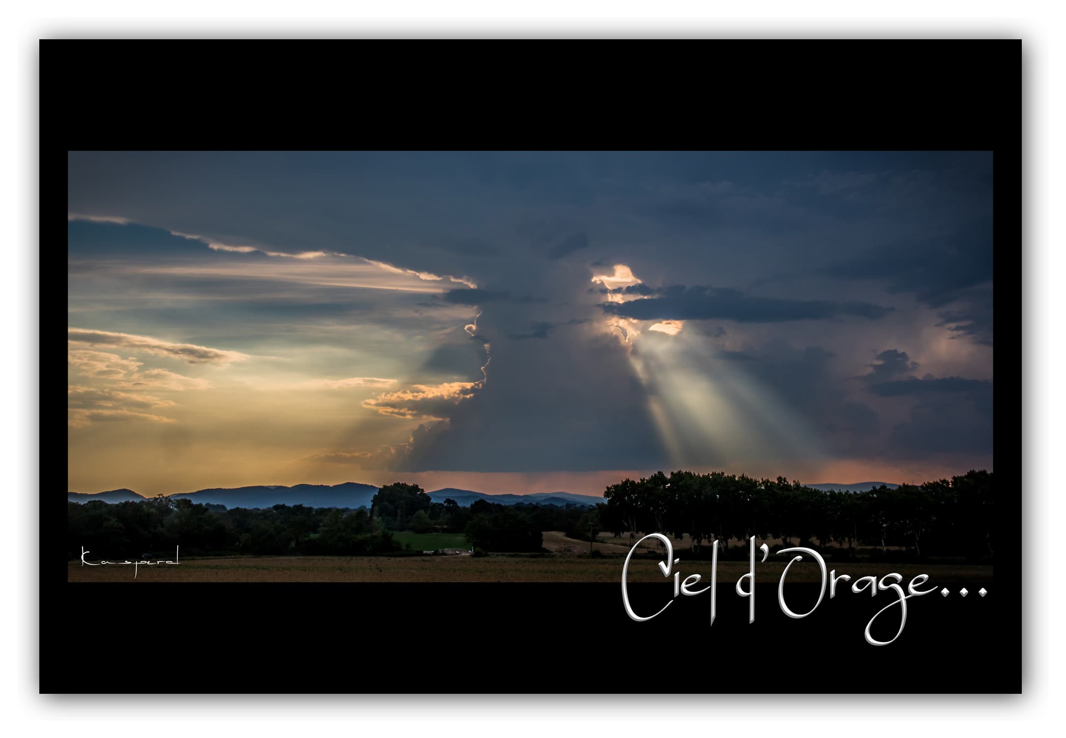 Poster Ciel d'orage - Gard (France). Affiches Formats 30x40 cm, 40x60 cm ou 50x70 cm. Impression sur Papier Photo. Décoration murale. Paysage. Nature.