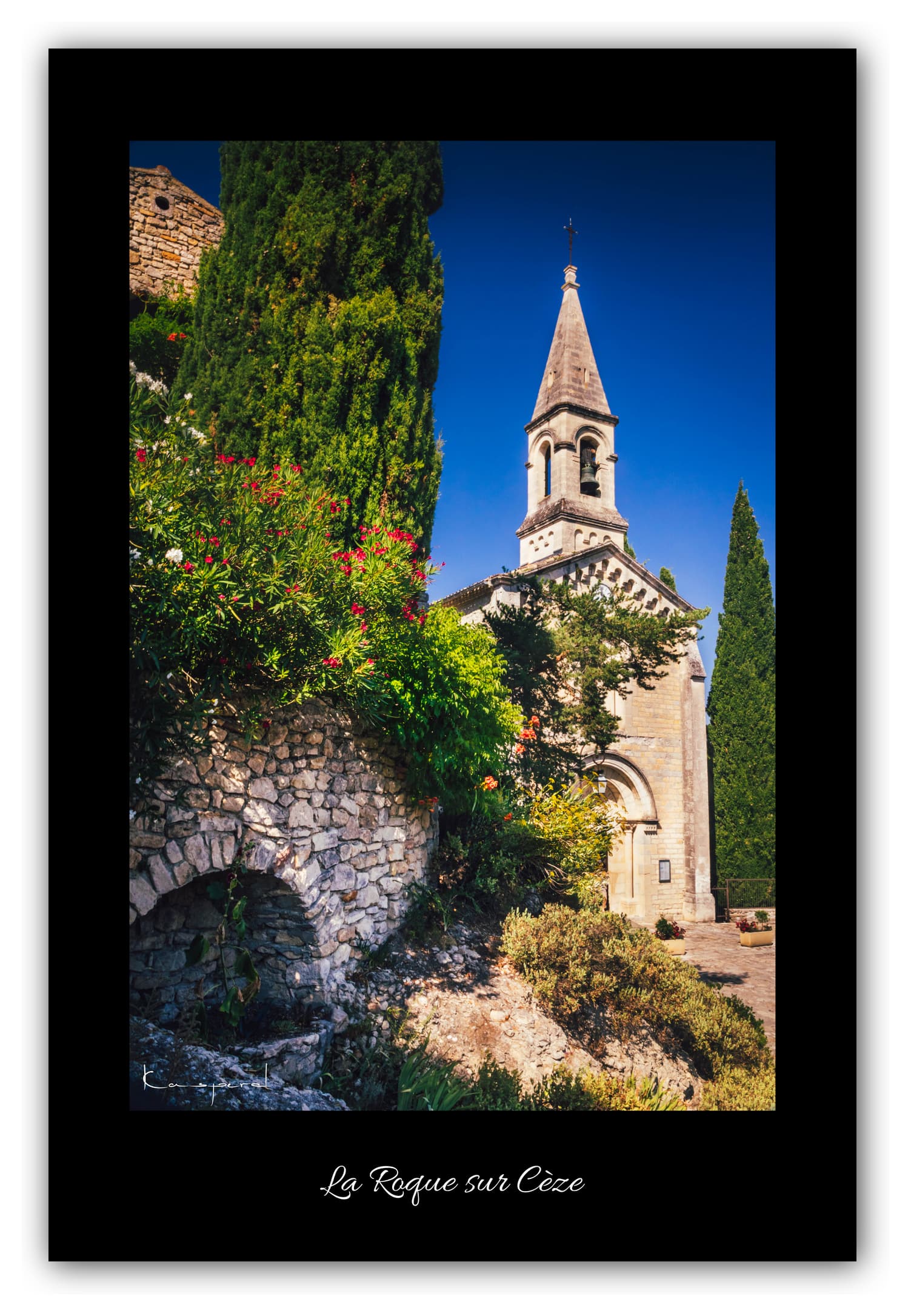 Poster La Roque sur Cèze (Gard - France). Affiches Formats 30x40 cm, 40x60 cm ou 50x70 cm. Impression sur Papier Photo. Décoration murale. Village. Architecture.
