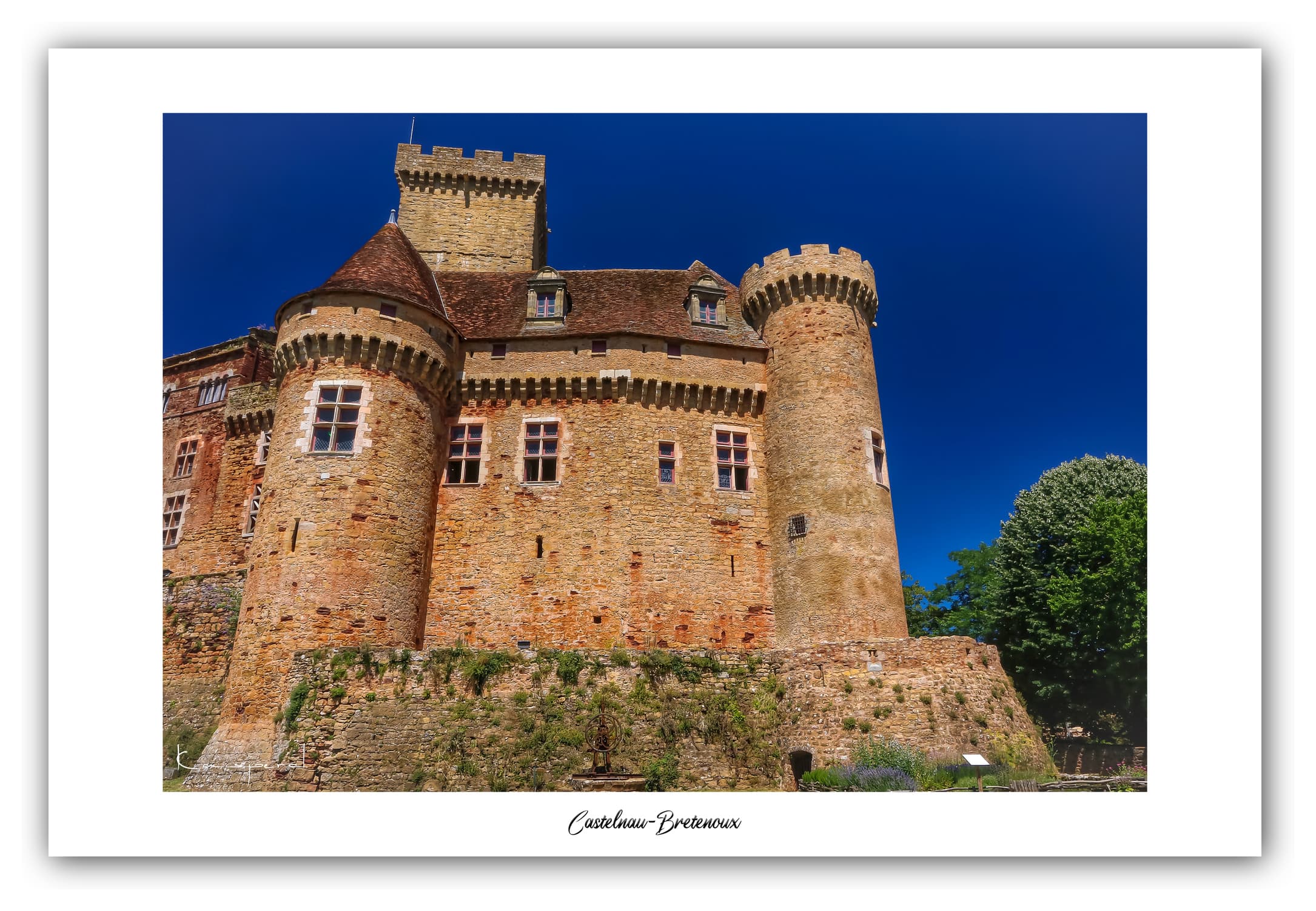 Poster Château de Castelnau-Bretenoux - Lot (France). Affiches Formats 30x40 cm, 40x60 cm ou 50x70 cm. Impression sur Papier Photo. Décoration murale. Paysage. Architecture.