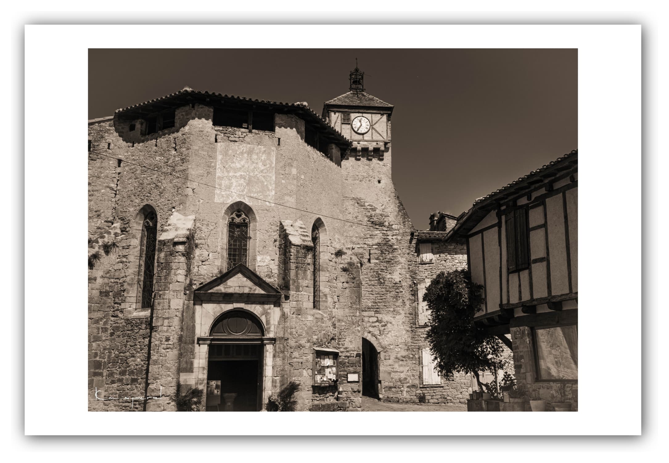 Poster Penne - Tarn (France). Affiches Formats 30x40 cm, 40x60 cm ou 50x70 cm. Impression sur Papier Photo. Décoration murale. Paysage. Architecture. Noir et Blanc.