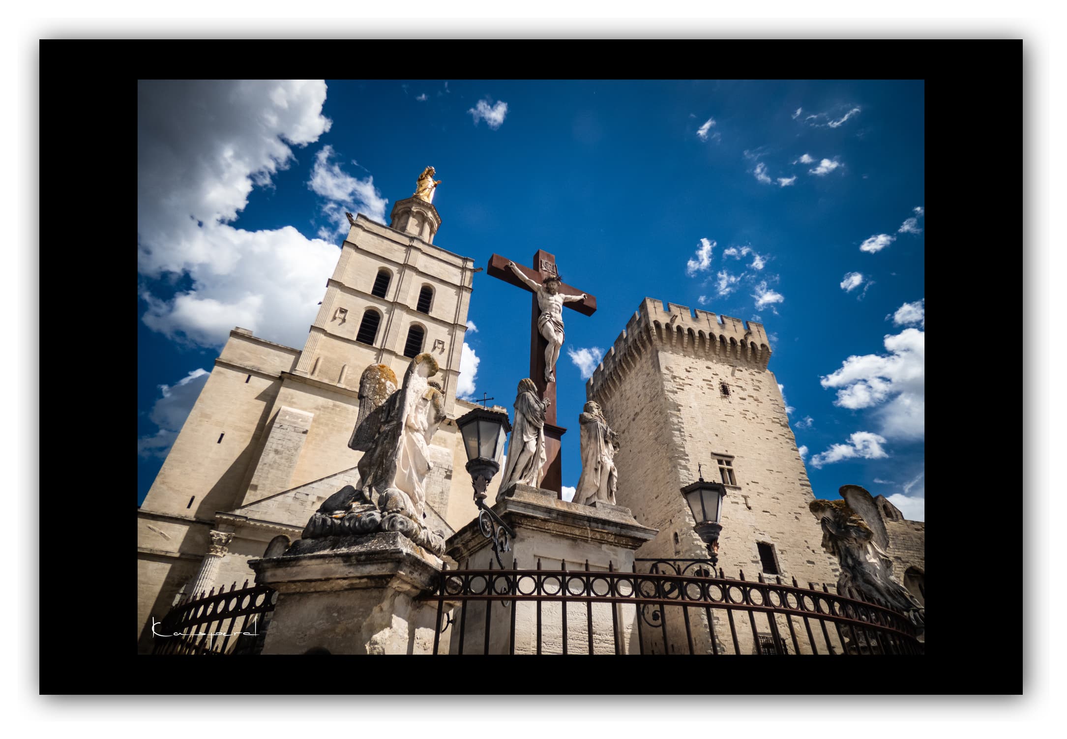 Poster Notre Dame des Doms - Avignon (France). Affiches Formats 30x40 cm, 40x60 cm ou 50x70 cm. Impression sur Papier Photo. Décoration murale. Ville. Cathédrale. Architecture.
