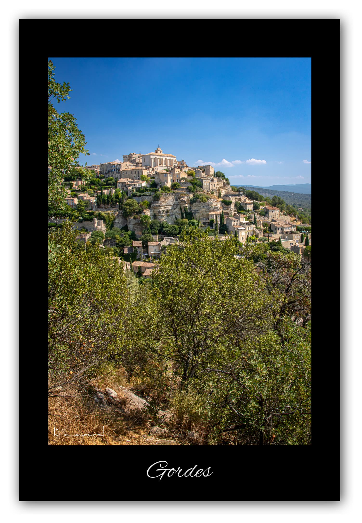 Poster Gordes (Vaucluse - France). Affiches Formats 30x40 cm, 40x60 cm, 50x70 cm. Impression sur Papier Photo. Décoration murale. Village. Architecture.