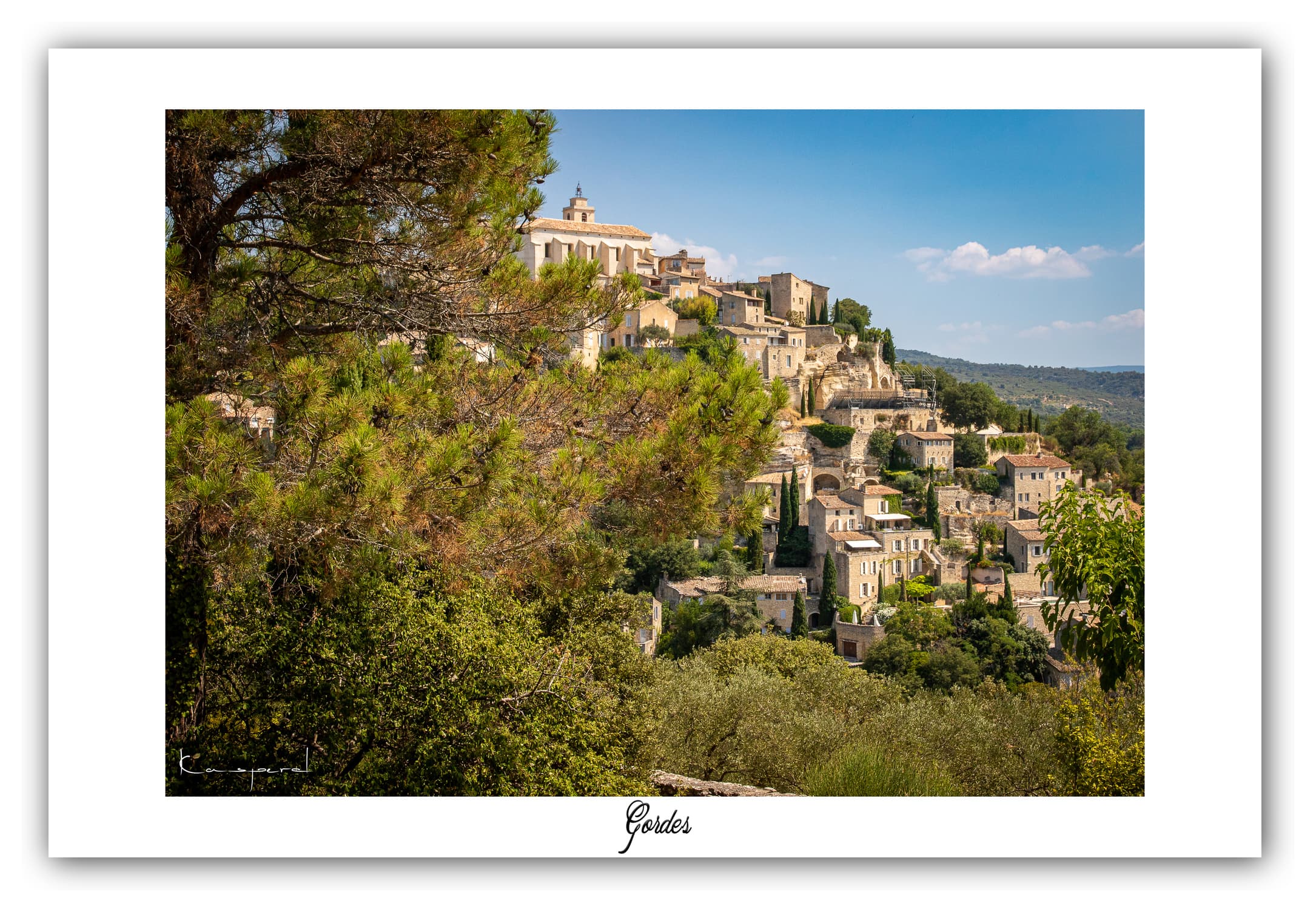 Poster Gordes (Vaucluse - France). Affiches Formats 30x40 cm, 40x60 cm, 50x70 cm. Impression sur Papier Photo. Décoration murale. Village. Architecture.