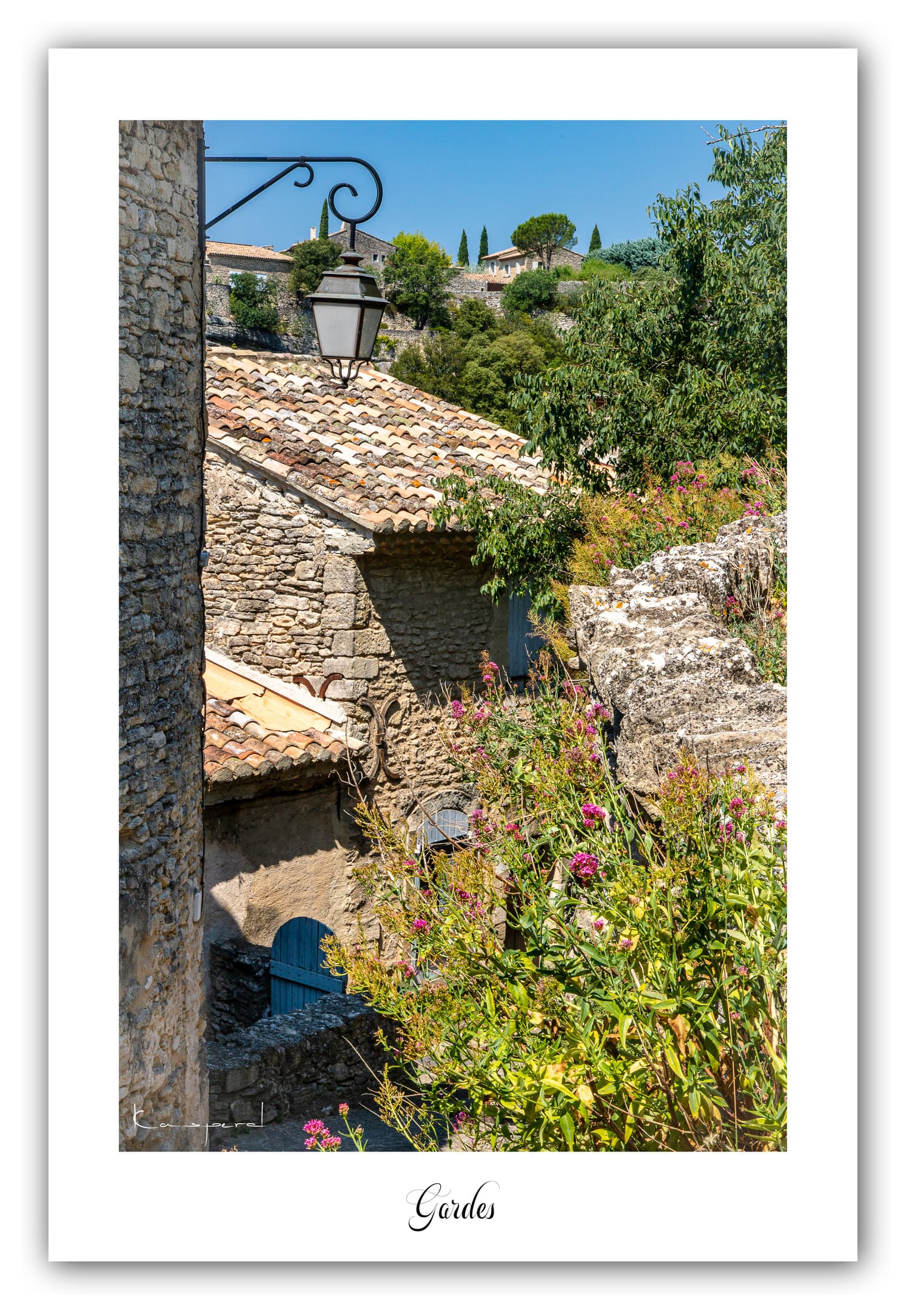 Poster Gordes (Vaucluse - France). Affiches Formats 30x40 cm, 40x60 cm, 50x70 cm. Impression sur Papier Photo. Décoration murale. Village. Architecture.