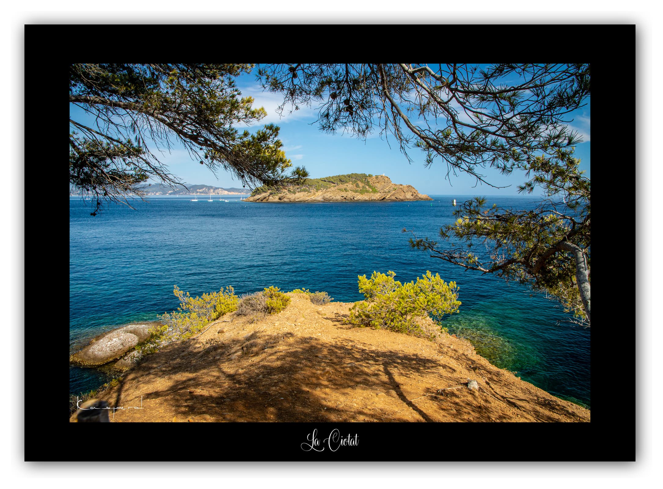 Poster La Ciotat (Bouches du Rhône - France). Affiches Formats 30x40 cm, 40x60 cm ou 50x70 cm. Impression sur Papier Photo. Décoration murale. Mer. Méditerranée. Paysage.