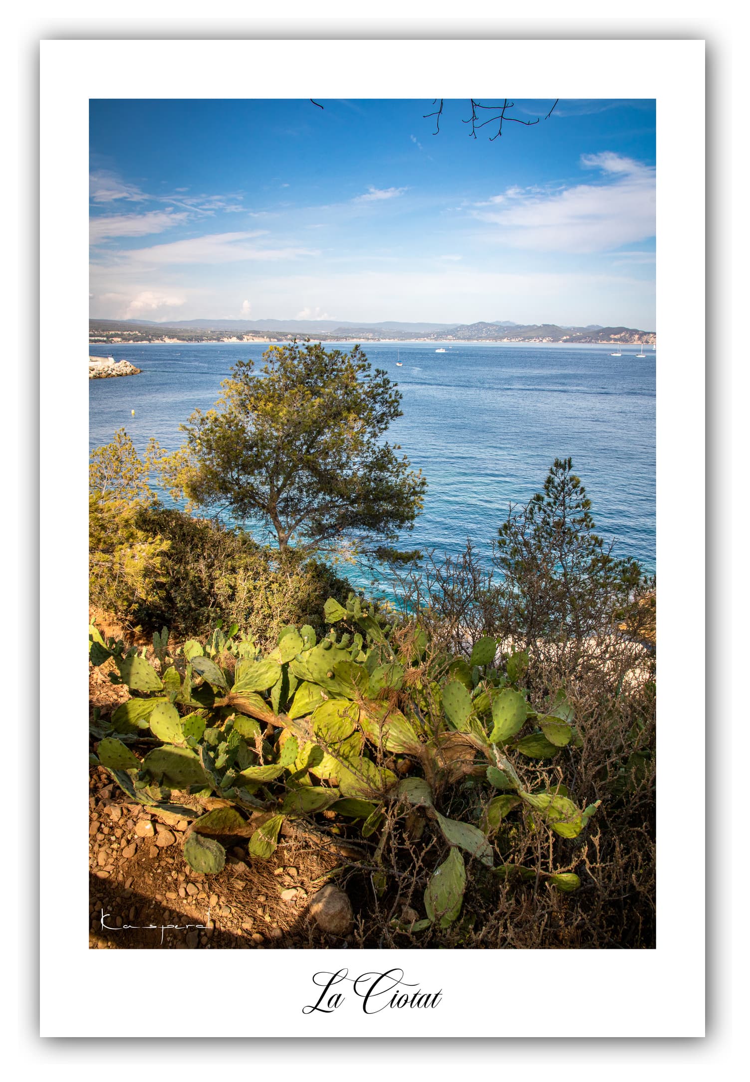Poster La Ciotat (Bouches du Rhône - France). Affiches Formats 30x40 cm, 40x60 cm ou 50x70 cm. Impression sur Papier Photo. Décoration murale. Mer. Méditerranée. Paysage.