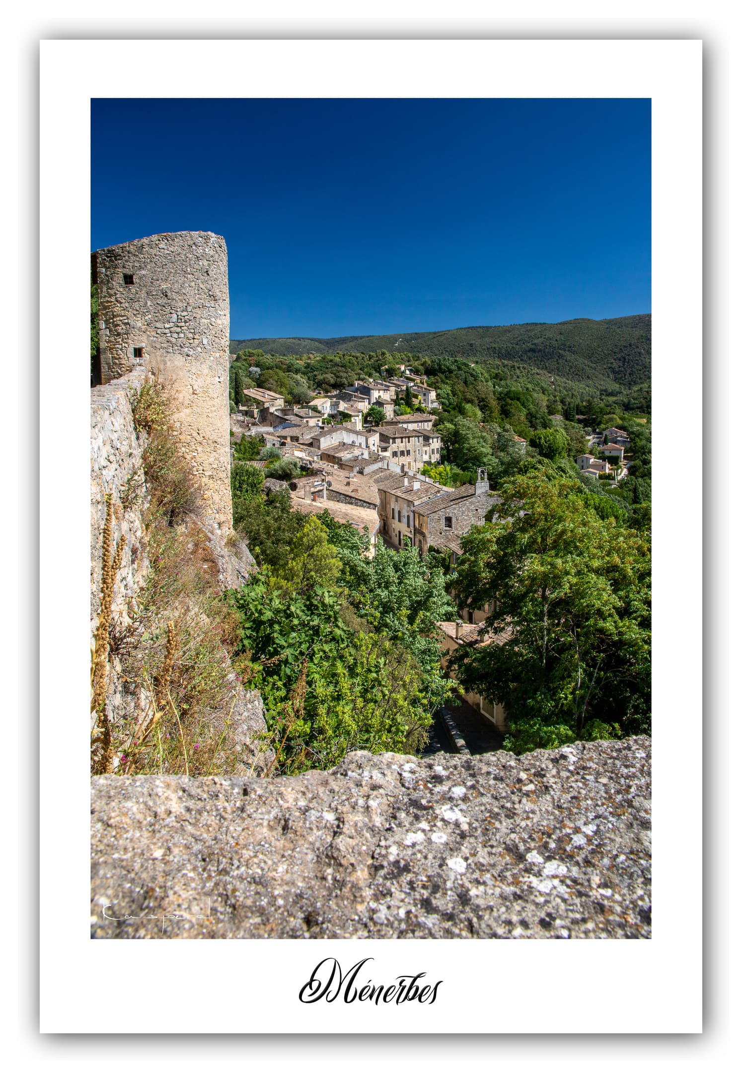 Poster Ménerbes (Vaucluse - France). Affiches Formats 30x40 cm, 40x60 cm, 50x70 cm.Impression sur Papier Photo. Décoration murale. Village. Architecture.