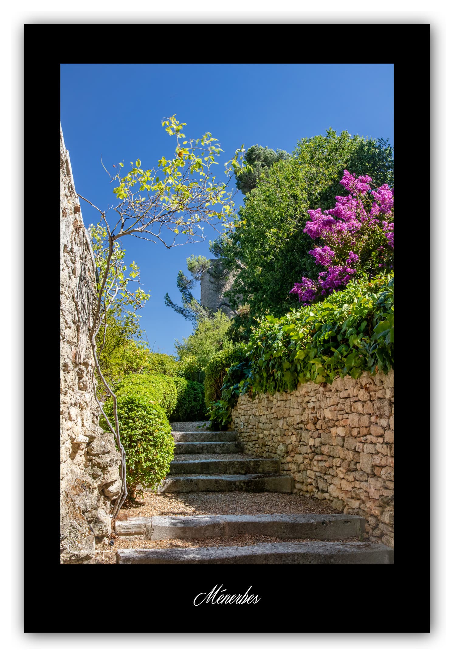 Poster Ménerbes (Vaucluse - France). Affiches Formats 30x40 cm, 40x60 cm, 50x70 cm. Impression sur Papier Photo. Décoration murale. Village. Architecture.