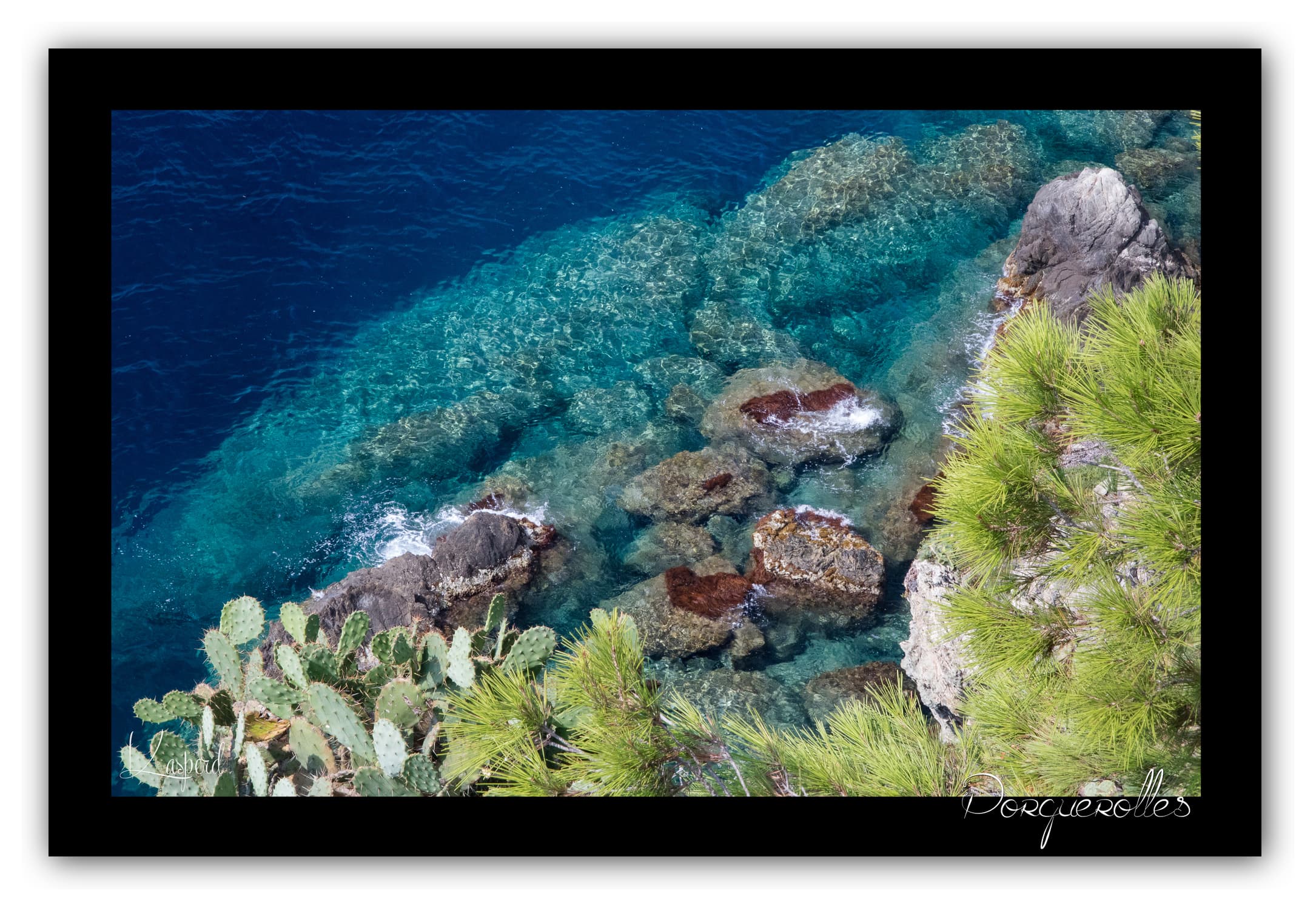 Poster Île de Porquerolles - Var (France). Affiches Formats 30x40 cm, 40x60 cm ou 50x70 cm. Impression sur Papier Photo. Décoration murale. Nature. Paysage. Mer.