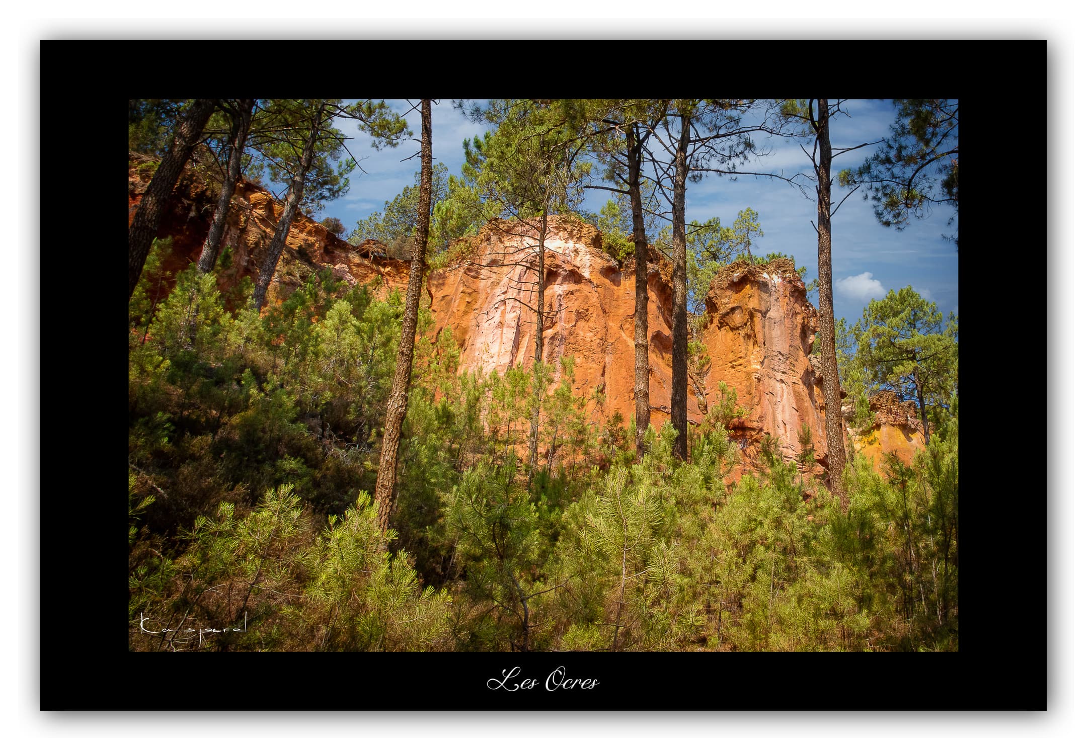 Poster Roussillon (Vaucluse - France). Affiches Formats 30x40 cm, 40x60 cm ou 50x70 cm. Impression sur Papier Photo. Décoration murale. Paysage. Couleur.