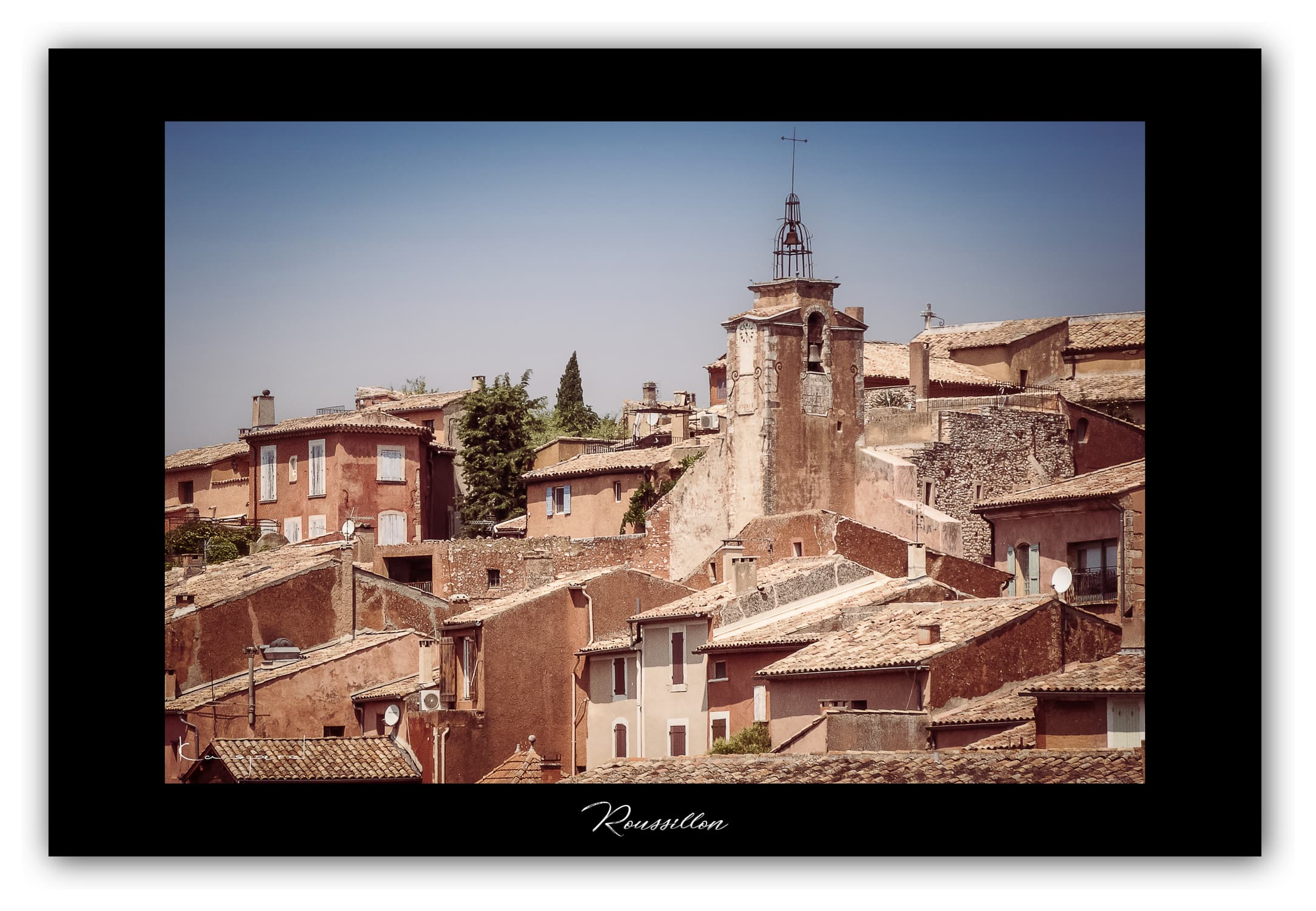 Poster Roussillon (Vaucluse - France). Affiches Formats 30x40 cm, 40x60 cm ou 50x70 cm. Impression sur Papier Photo. Décoration murale. Village. Couleur.