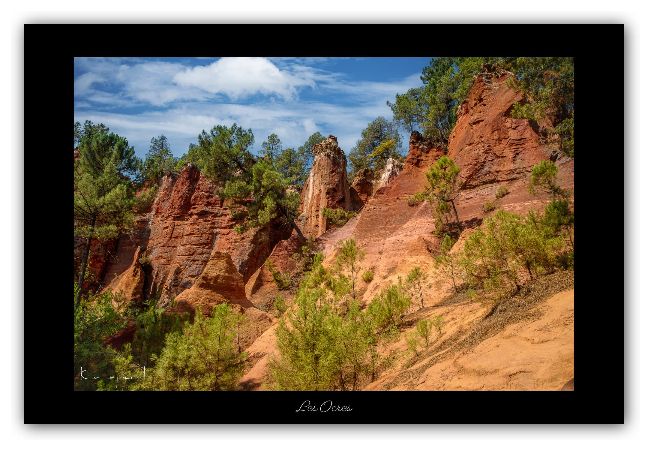 Poster Roussillon (Vaucluse - France). Affiches Formats 30x40 cm, 40x60 cm ou 50x70 cm. Impression sur Papier Photo. Décoration murale. Paysage. Couleur.