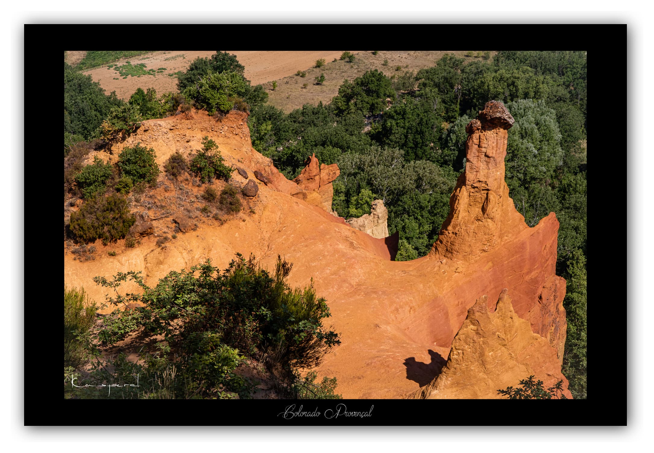 Poster Colorado de Rustrel (Vaucluse - France). Affiches Formats 30x40 cm, 40x60 cm ou 50x70 cm. Impression sur Papier Photo. Décoration murale. Paysage. Couleur.