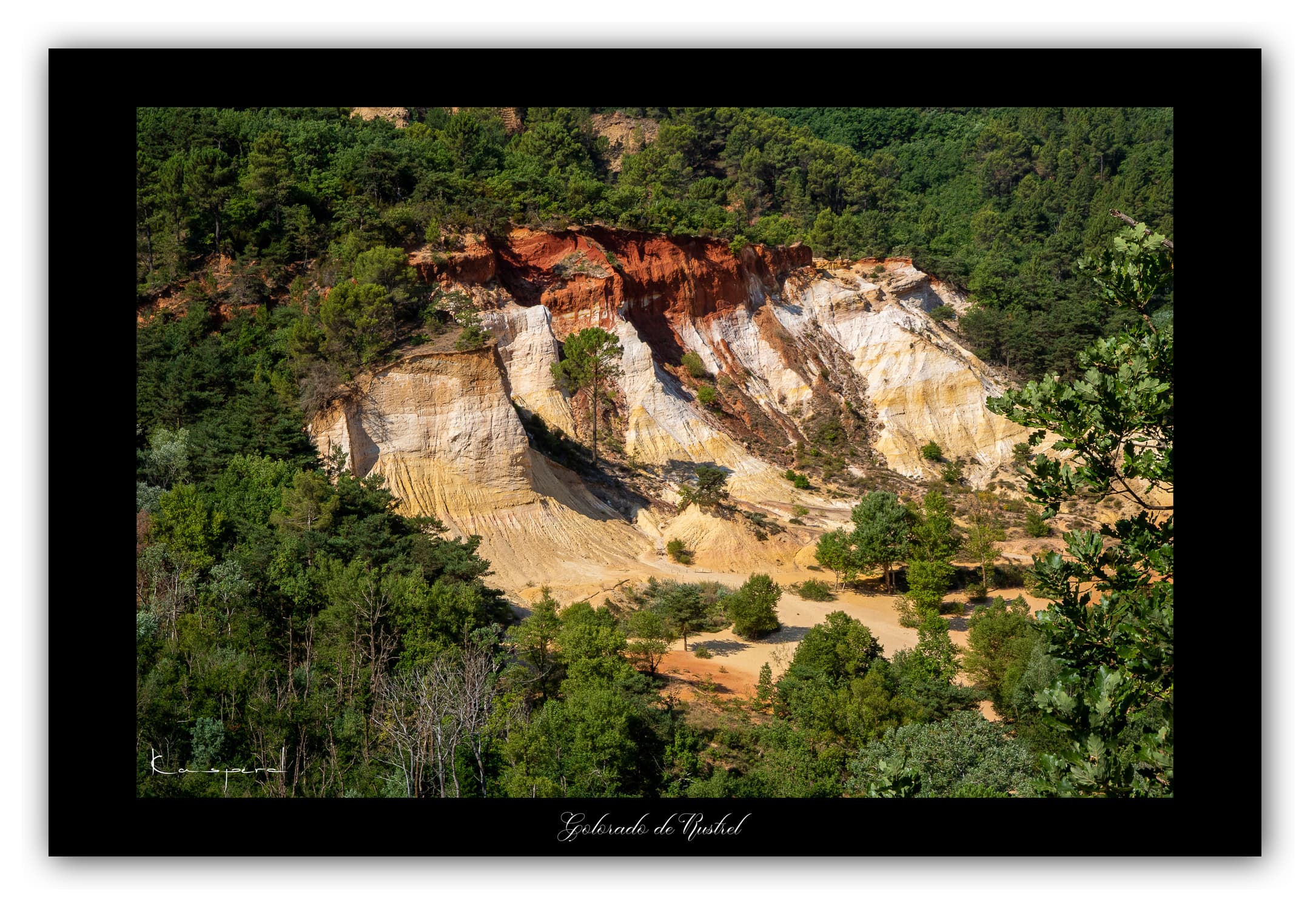 Poster Colorado de Rustrel (Vaucluse - France). Affiches Formats 30x40 cm, 40x60 cm ou 50x70 cm. Impression sur Papier Photo. Décoration murale. Paysage. Couleur.