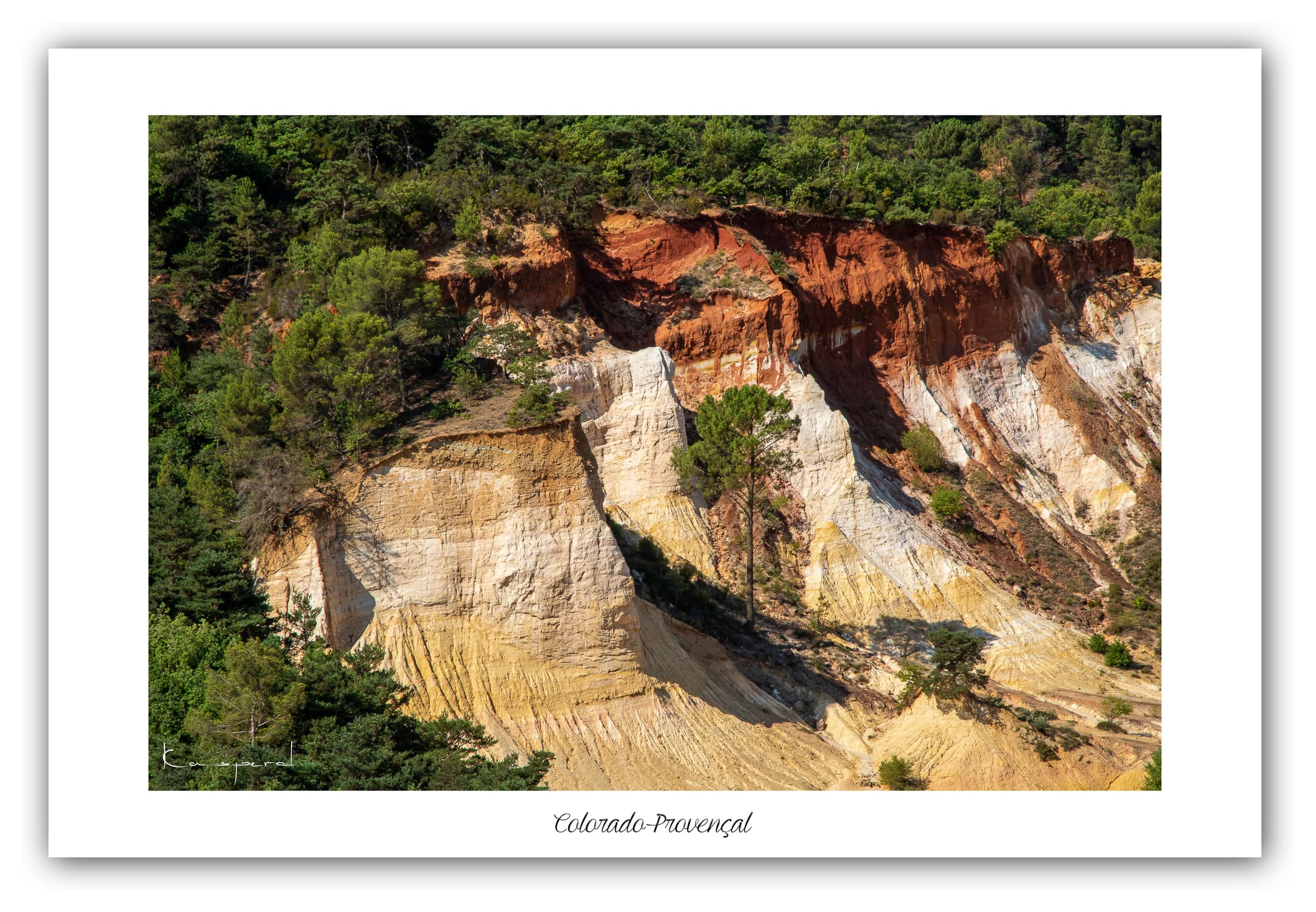 Poster Colorado de Rustrel (Vaucluse - France). Affiches Formats 30x40 cm, 40x60 cm ou 50x70 cm. Impression sur Papier Photo. Décoration murale. Paysage. Couleur.