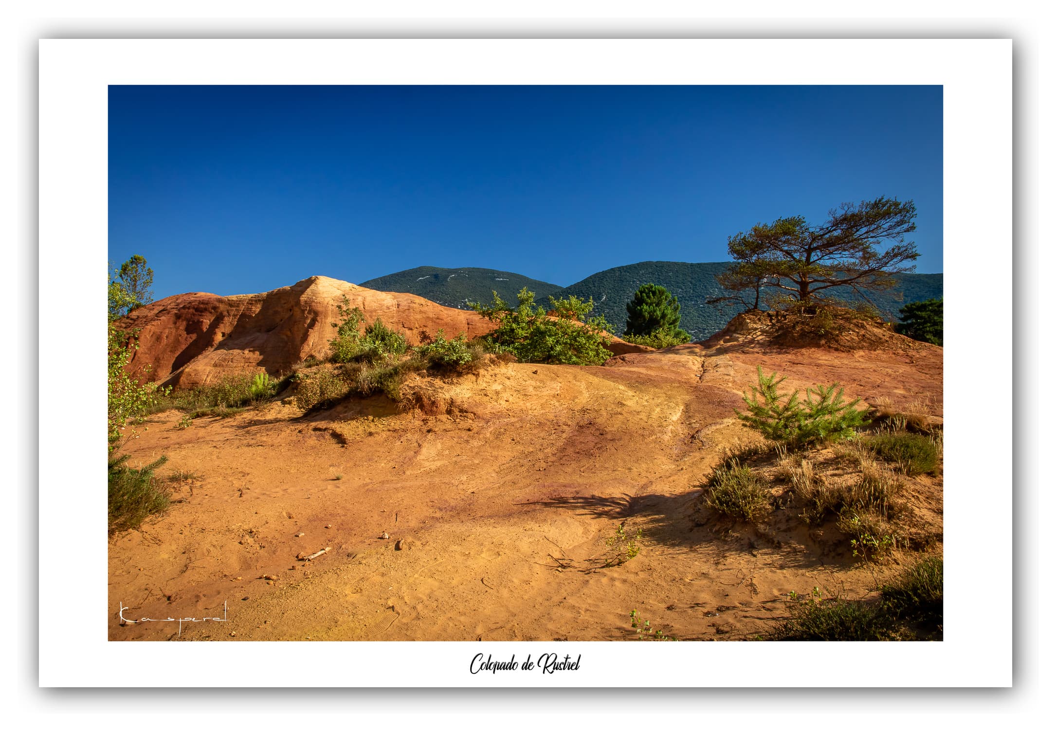 Poster Colorado de Rustrel (Vaucluse - France). Affiches Formats 30x40 cm, 40x60 cm ou 50x70 cm. Impression sur Papier Photo. Décoration murale. Paysage. Couleur.