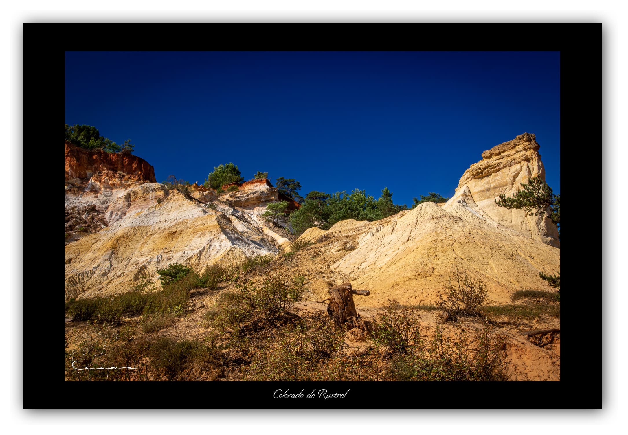 Poster Colorado de Rustrel (Vaucluse - France). Affiches Formats 30x40 cm, 40x60 cm ou 50x70 cm. Impression sur Papier Photo. Décoration murale. Paysage. Couleur.