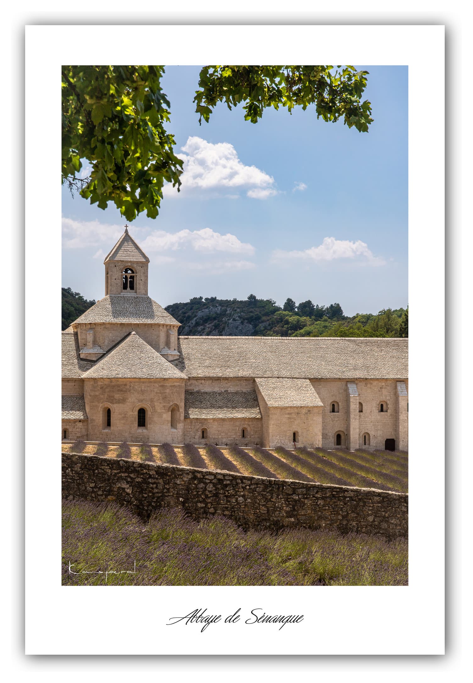 Poster Abbaye de Sénanque (Vaucluse - France). Affiches Formats 30x40 cm, 40x60 cm, 50x70 cm. Impression sur Papier Photo. Décoration murale. Eglise. Architecture.
