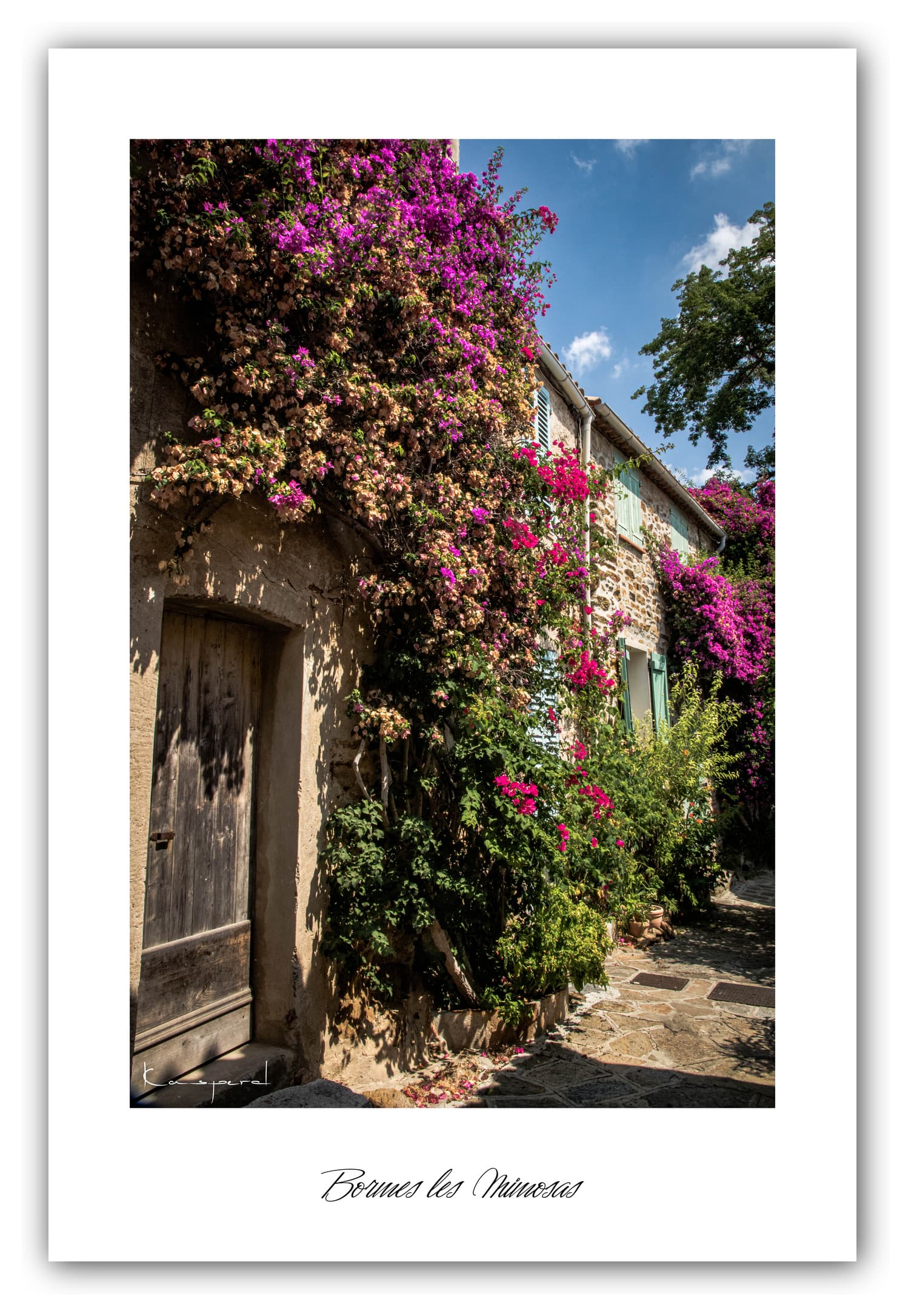 Poster Bormes les Mimosas (Var - France). Affiches Formats 30x40 cm, 40x60 cm ou 50x70 cm. Impression sur Papier Photo. Décoration murale. Village. Architecture.