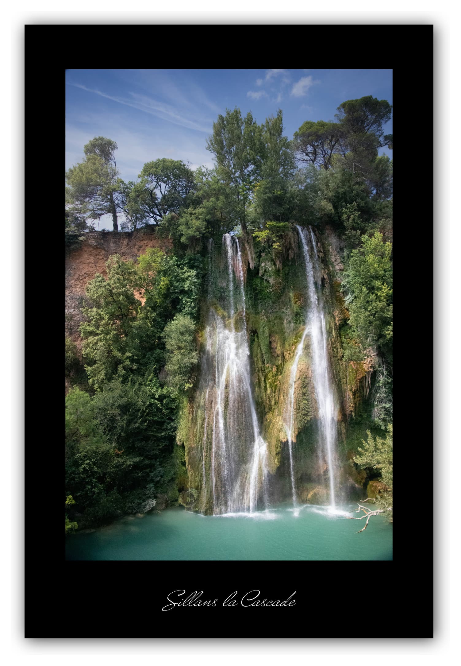 Poster Sillans la Cascade (Var - France). Affiches Formats 30x40 cm, 40x60 cm ou 50x70 cm. Impression sur Papier Photo. Décoration murale. Paysage. Pop Color.