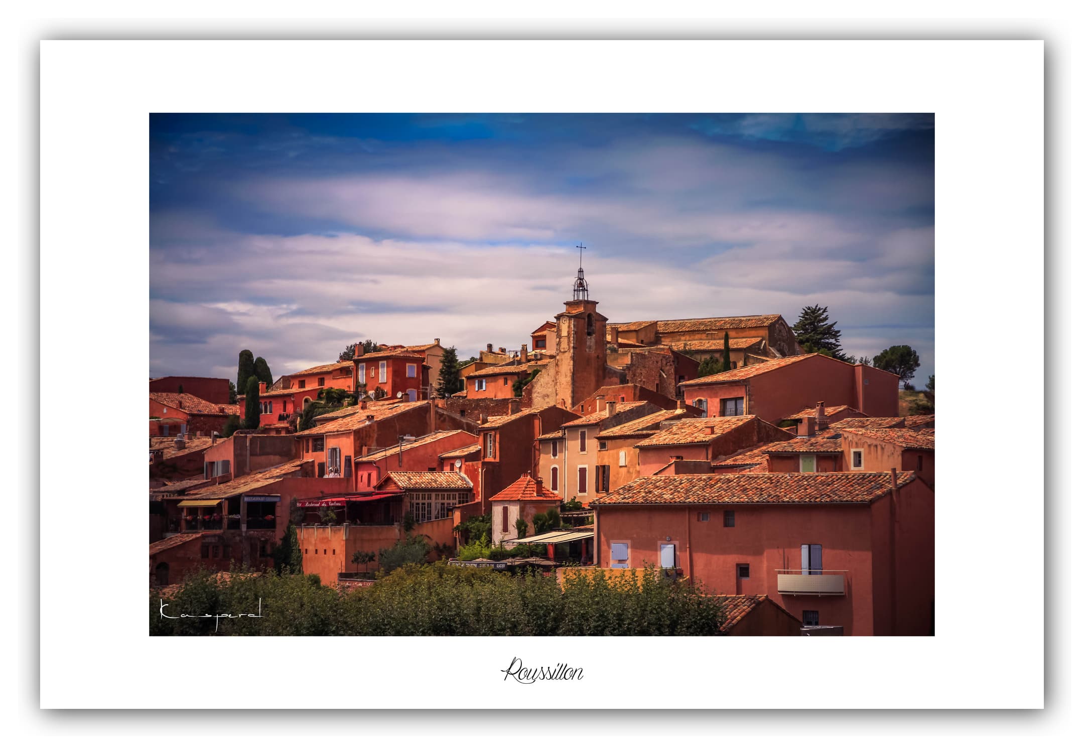 Poster Roussillon (Vaucluse - France). Affiches Formats 30x40 cm, 40x60 cm ou 50x70 cm. Impression sur Papier Photo. Décoration murale. Paysage. Pop Color.