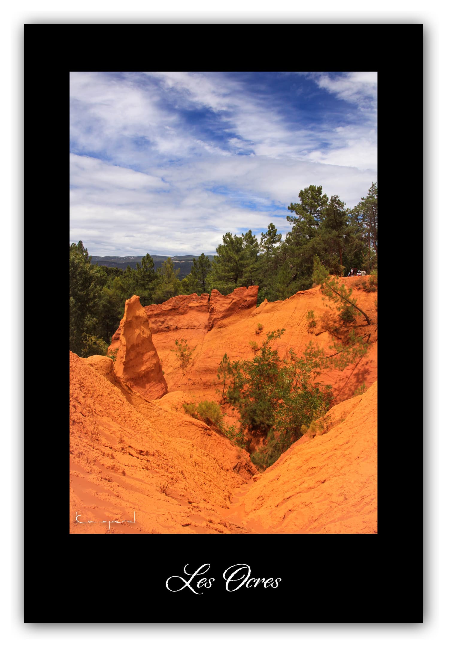 Poster Sentier des Ocres (Vaucluse - France). Affiches Formats 30x40 cm, 40x60 cm ou 50x70 cm. Impression sur Papier Photo. Décoration murale. Paysage. Pop Color.