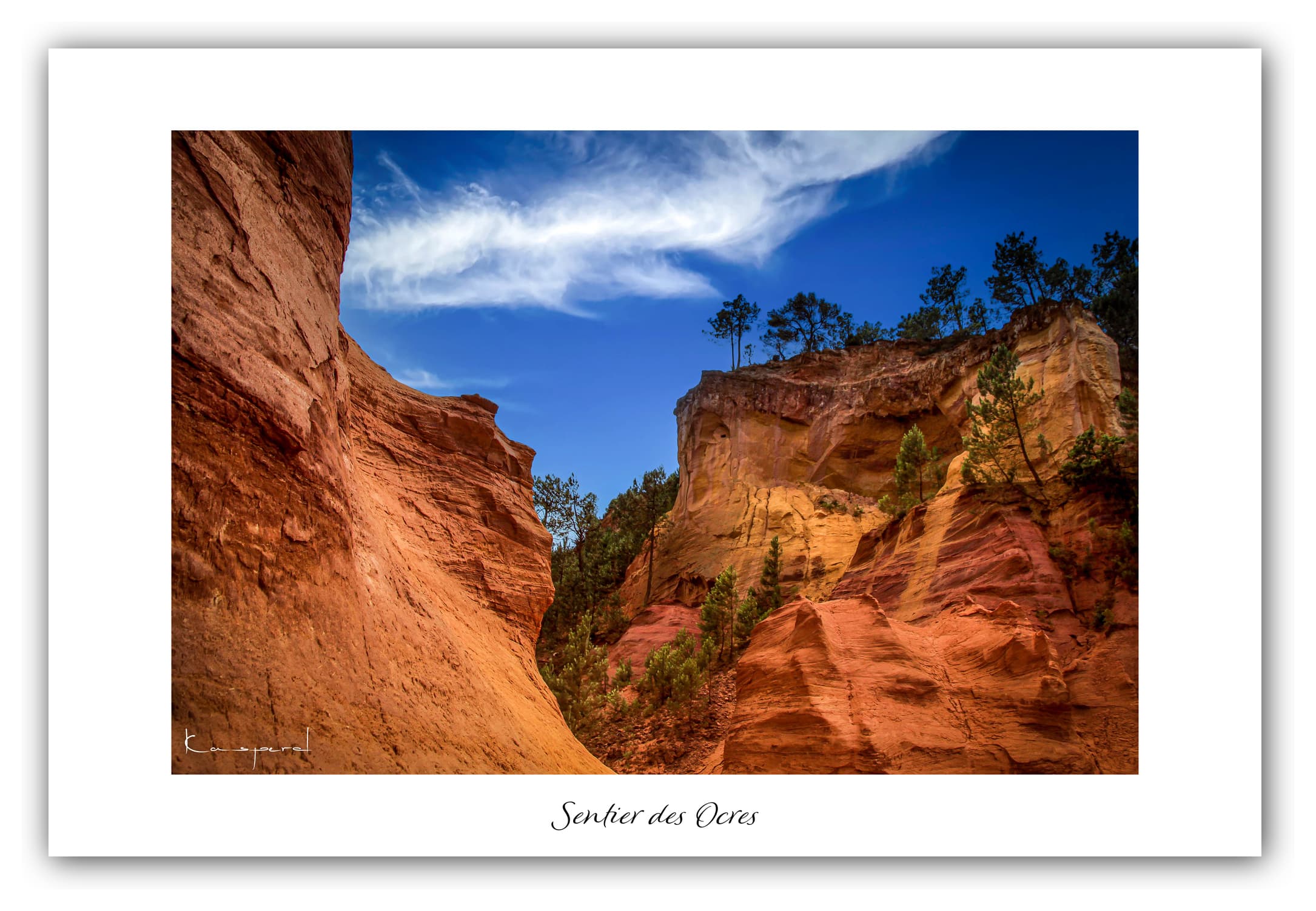 Poster Sentier des Ocres (Vaucluse - France). Affiches Formats 30x40 cm, 40x60 cm ou 50x70 cm.. Impression sur Papier Photo. Décoration murale. Paysage. Pop Color.