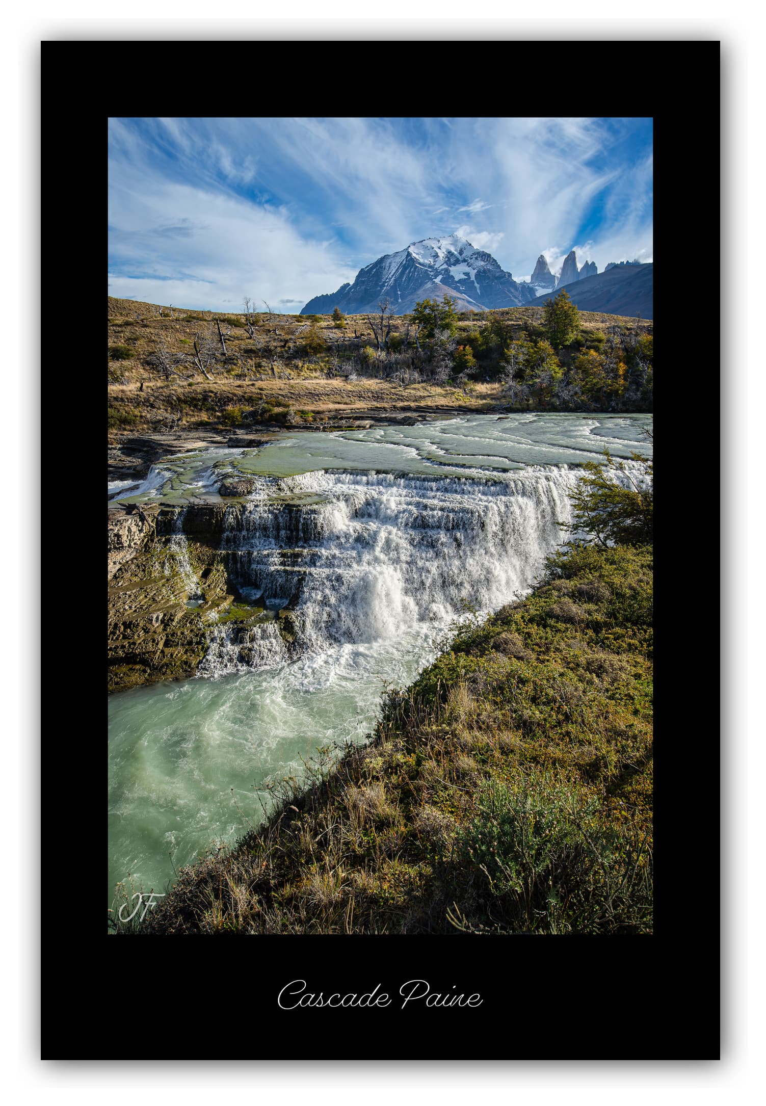 Poster Cascade del Rio Paine (Chili). Affiches Formats 30x40 cm, 40x60 cm ou 50x70 cm. Impression sur Papier Photo. Décoration murale. Nature. Paysage. Panorama. Montagne.