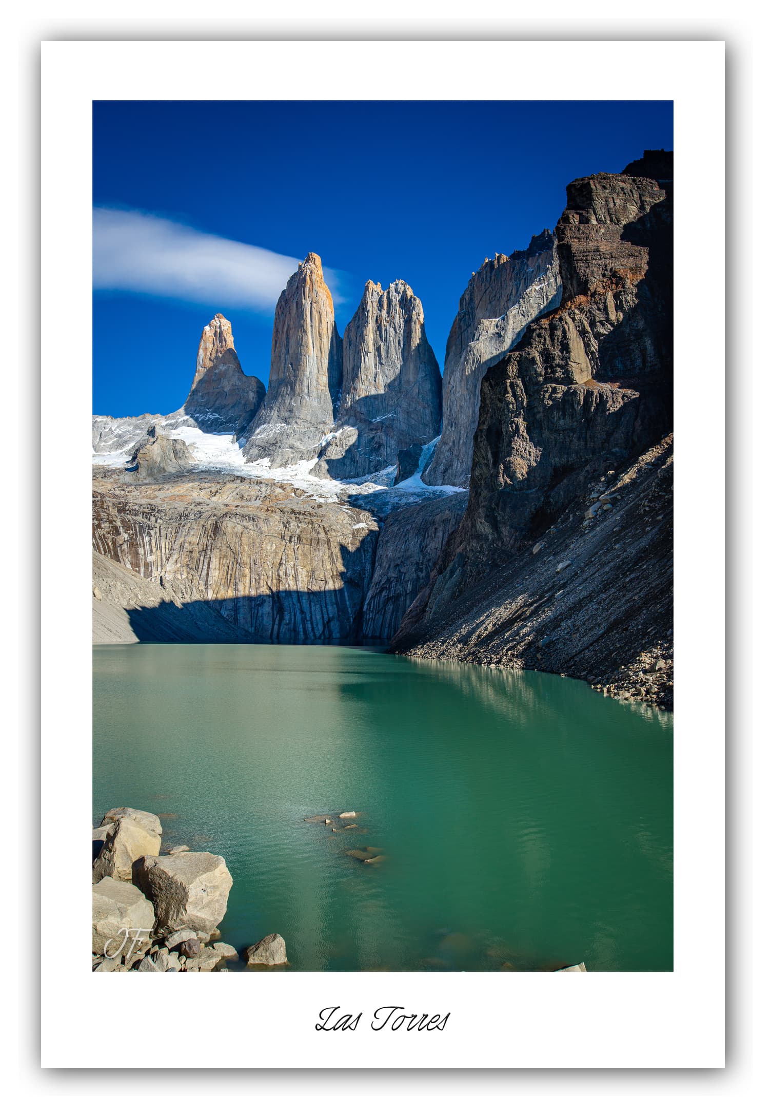 Poster Las Torres (Chili). Affiches Formats 30x40 cm, 40x60 cm ou 50x70 cm. Impression sur Papier Photo. Décoration murale. Nature. Paysage. Panorama. Montagne.