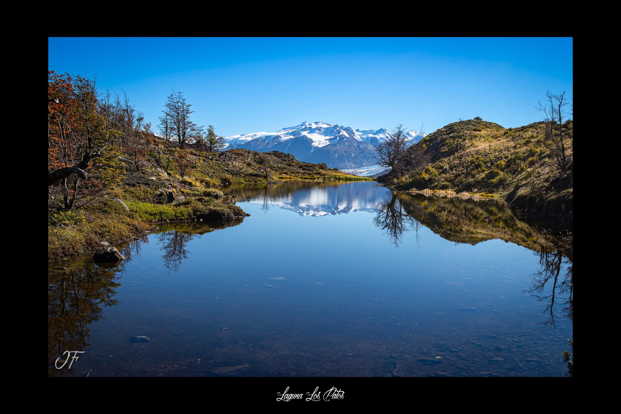 Poster Laguna Los Patos (Chili). Affiches Formats 30x40 cm, 40x60 cm ou 50x70 cm. Impression sur Papier Photo. Décoration murale. Nature. Paysage. Panorama. Montagne.