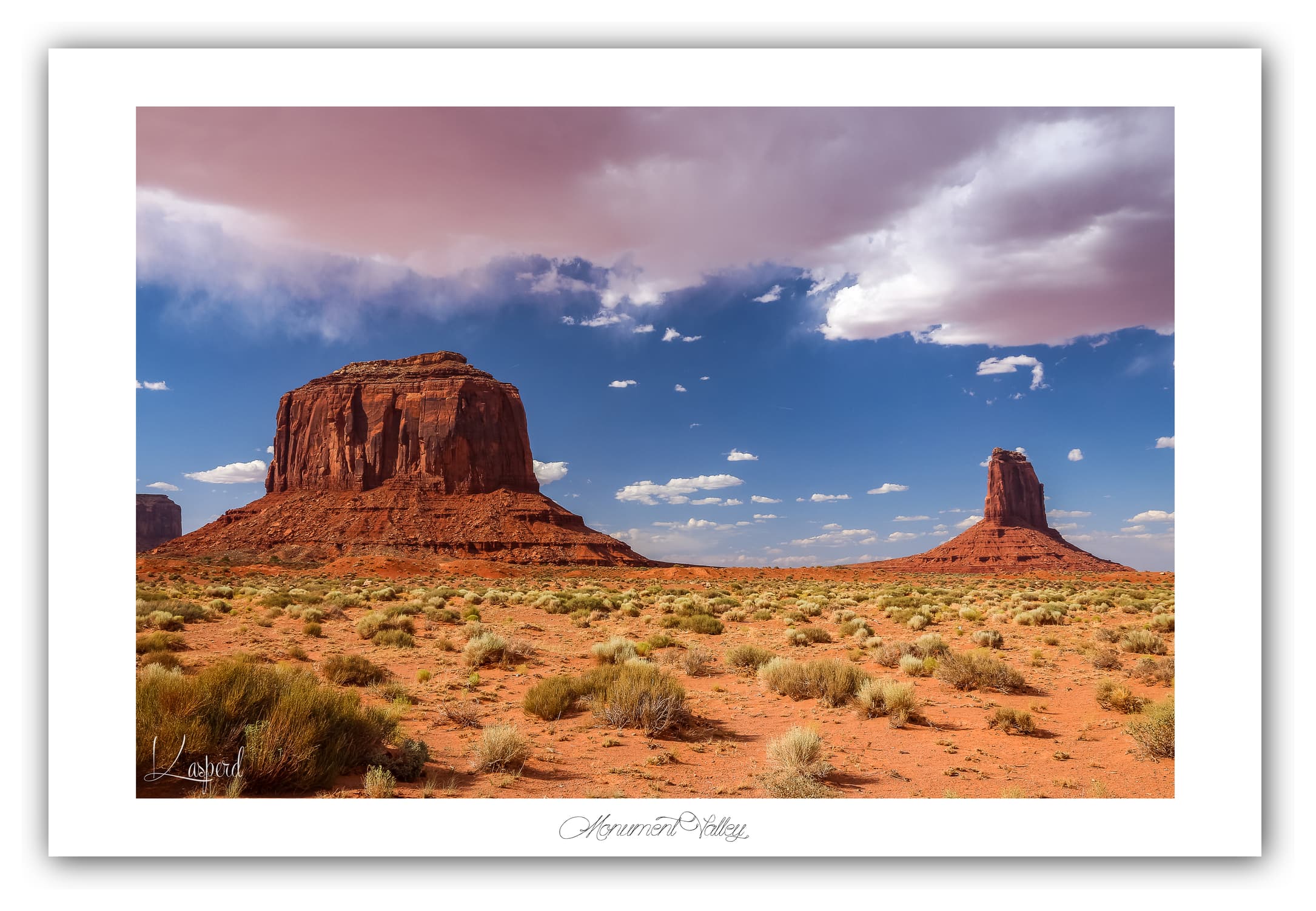 Poster Monument Valley - Arizona (États-Unis). Affiches Formats 30x40 cm, 40x60 cm ou 50x70 cm. Impression sur Papier Photo. Décoration murale. Paysage. Ouest Américain.