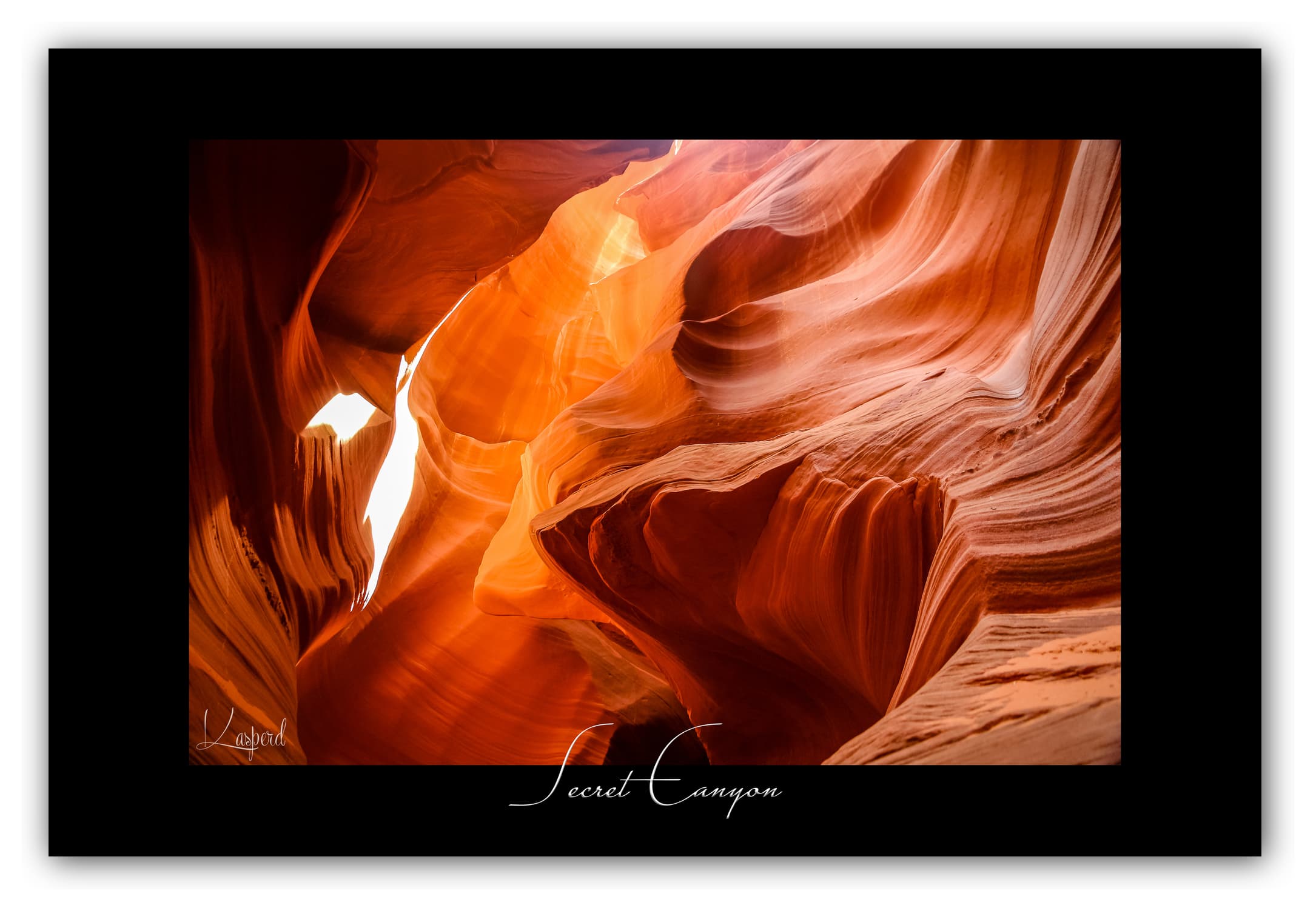 Poster Secret Canyon - Arizona (États-Unis). Affiches Formats 30x40 cm, 40x60 cm ou 50x70 cm. Impression sur Papier Photo. Décoration murale. Paysage. Ouest Américain.