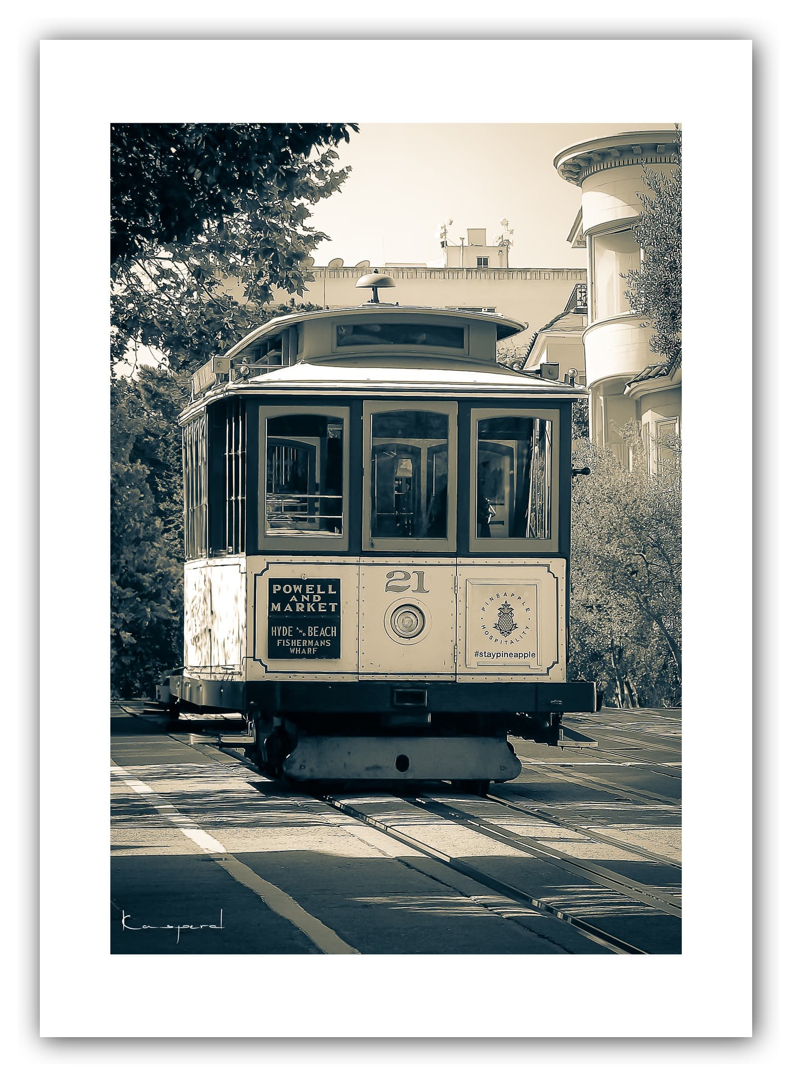 Poster Cable Car à San Francisco - Californie (États-Unis). Affiches Formats 30x40 cm, 40x60 cm ou 50x70 cm. Impression sur Papier Photo. Décoration murale. Architecture Victorienne.