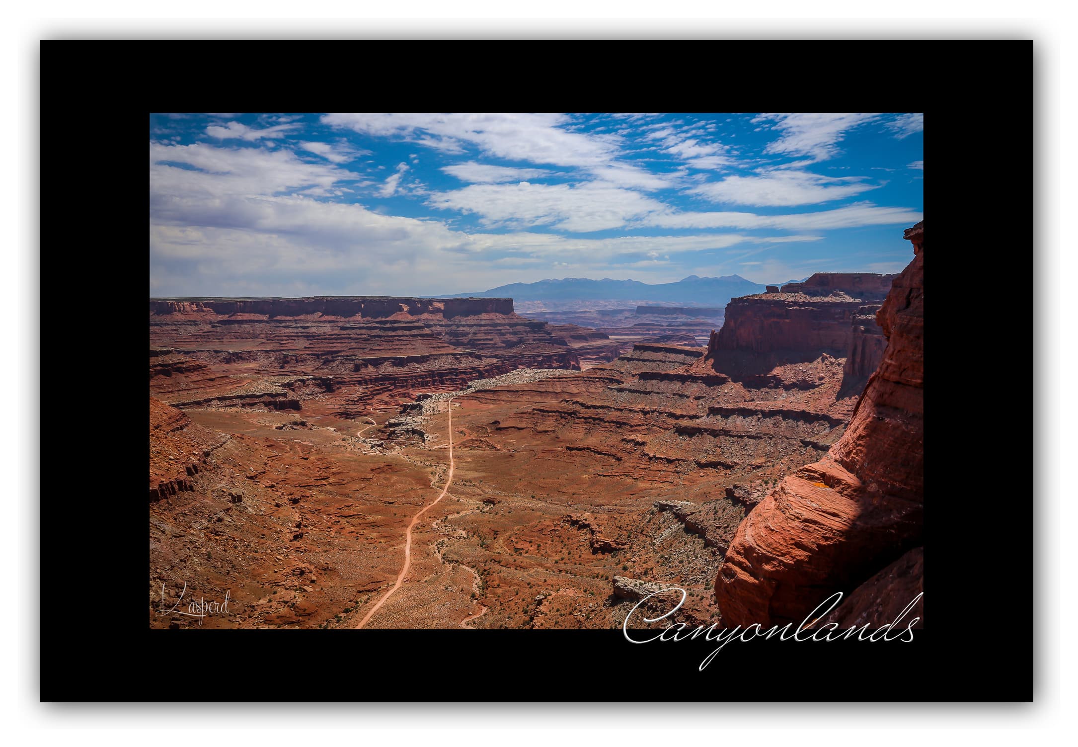Poster Canyonlands National Park - Utah (États-Unis). Affiches Formats 30x40 cm, 40x60 cm ou 50x70 cm. Impression sur Papier Photo. Décoration murale. Paysage. Ouest Américain.