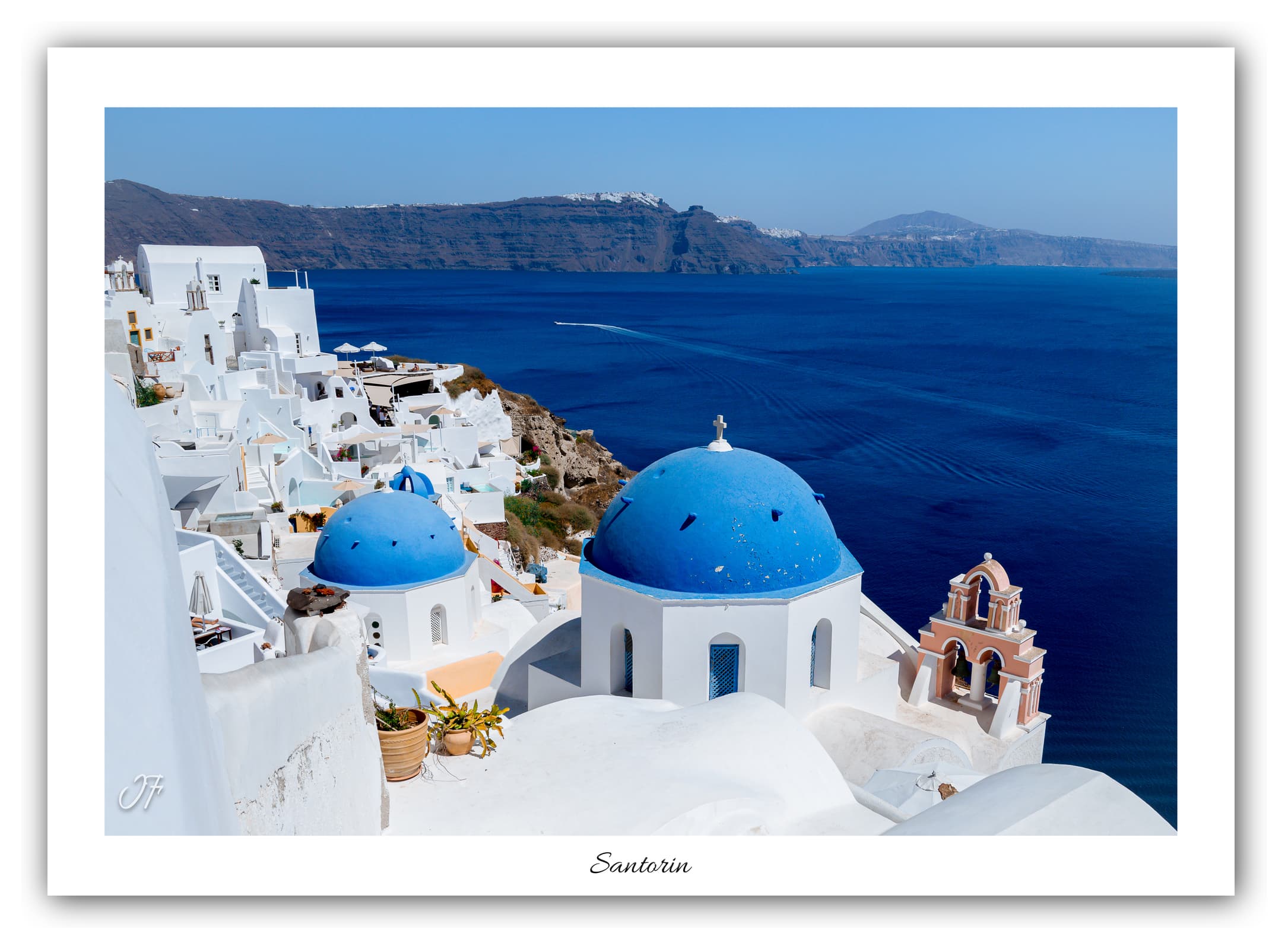 Générique Poster Eglise de la Résurrection du Christ (Santorin - Grèce). Affiches Formats 30x40cm, 40x60 cm ou 50x70 cm. Impression sur Papier Photo. Décoration murale. Architecture. Mer.
