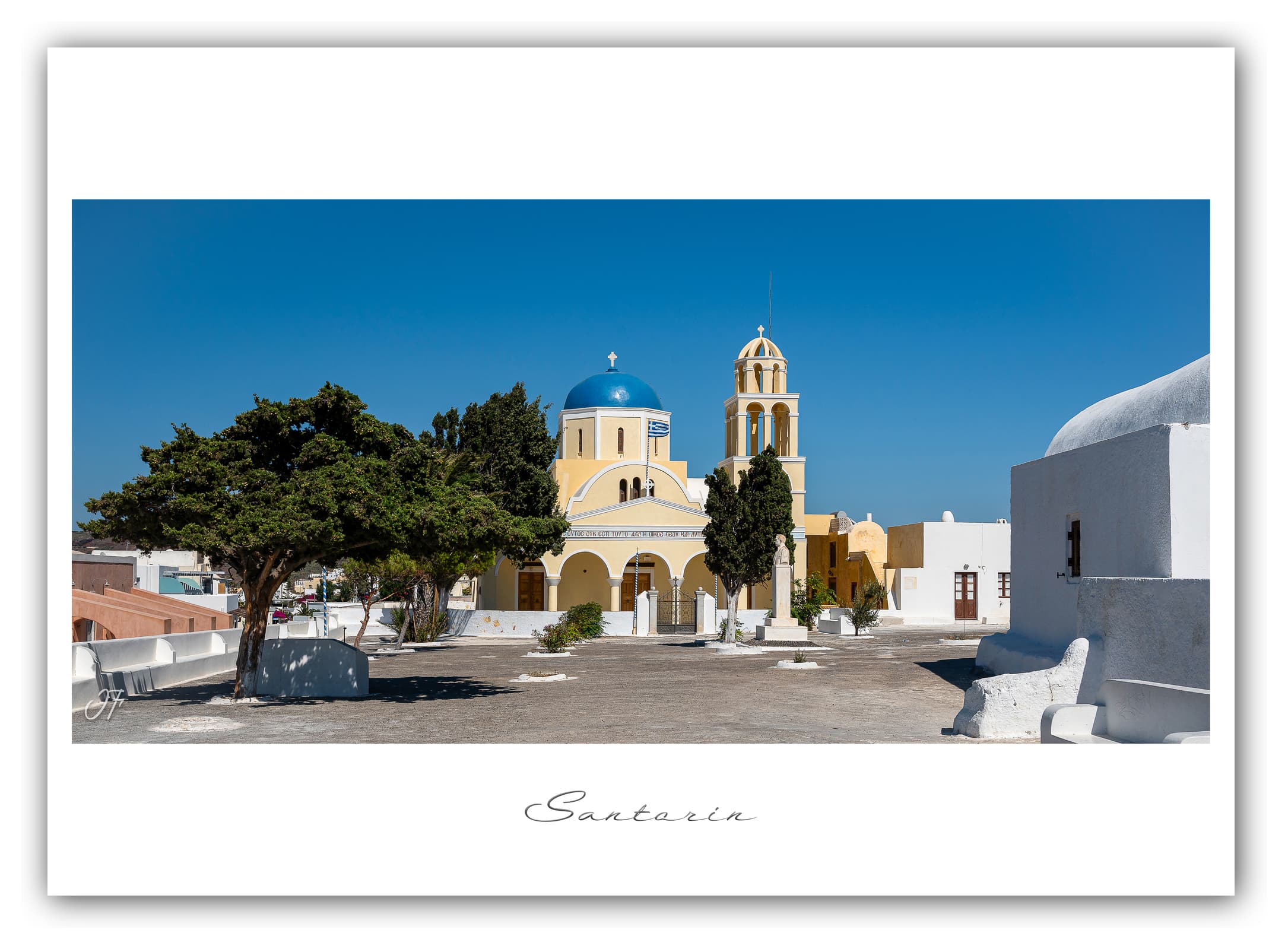 Générique Poster Eglise Agios Georgios à Oia (Santorin - Grèce). Affiches Formats 30x40cm, 40x60 cm ou 50x70 cm. Impression sur Papier Photo. Décoration murale. Architecture. Mer.
