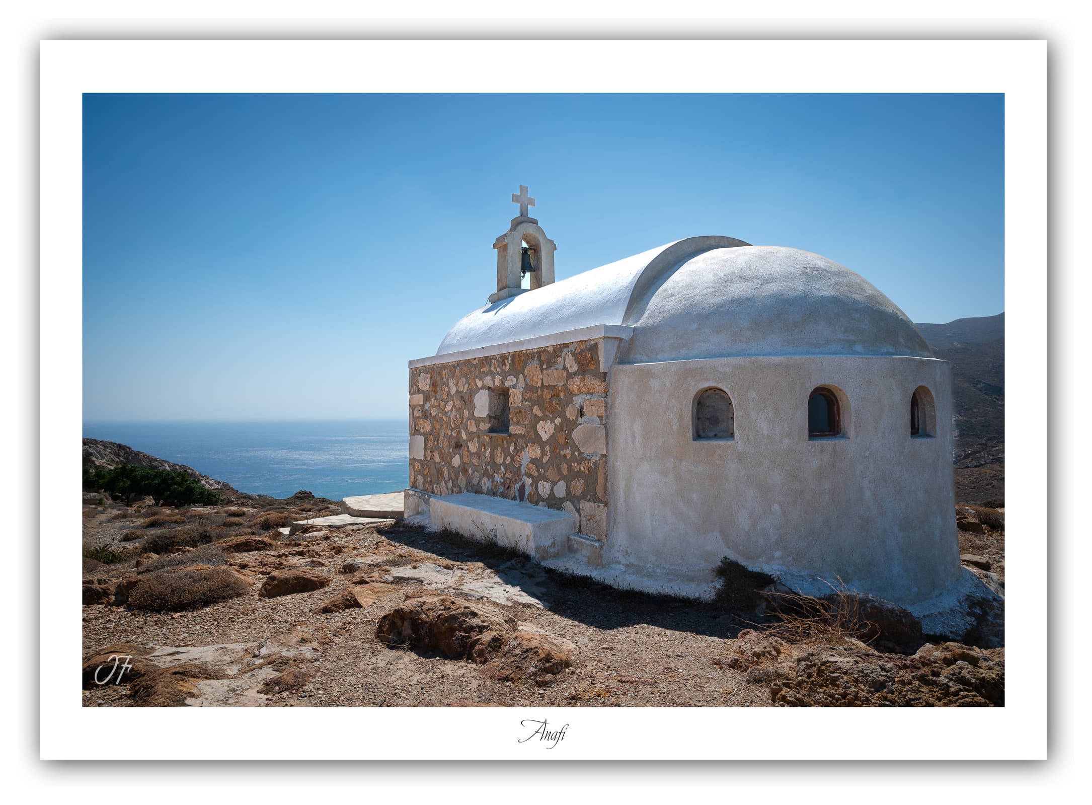 Générique Poster Chapelle à Anafi (Grèce). Affiches Formats 30x40cm, 40x60 cm ou 50x70 cm. Impression sur Papier Photo. Décoration murale. Architecture. Mer.